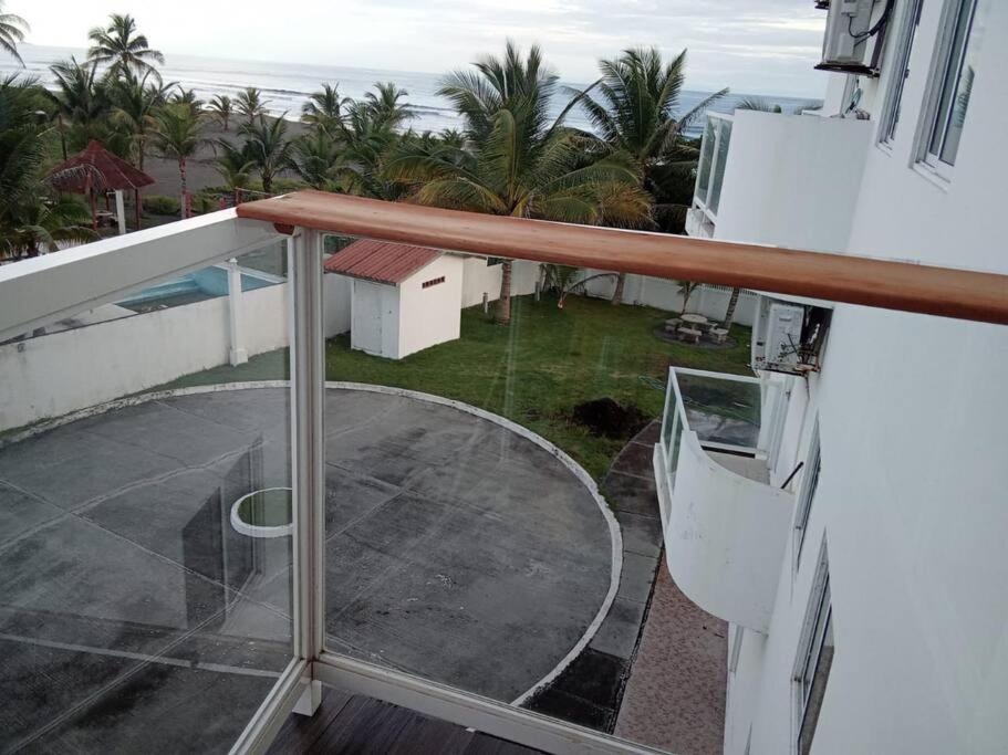Beachfront Condo at Barqueta