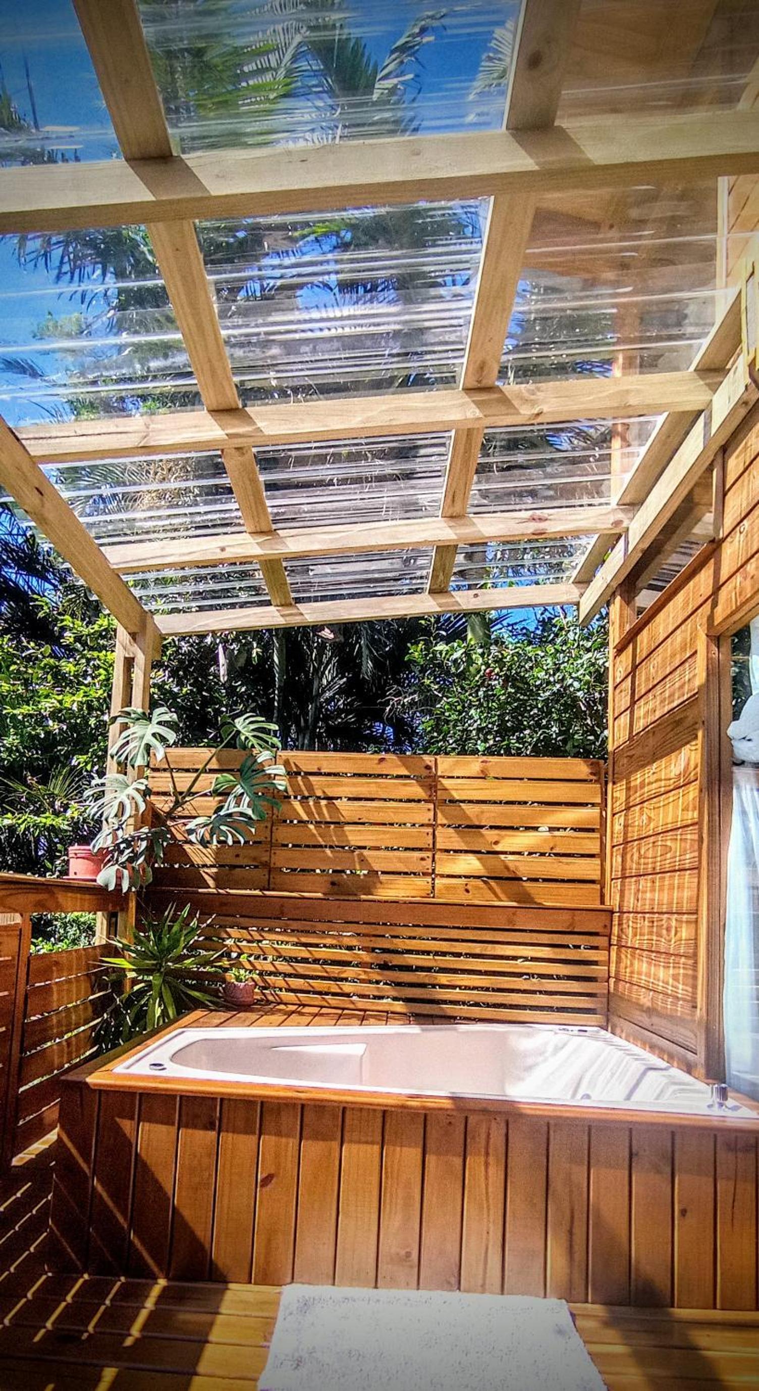 Chalé com banheira até 4 pessoas temporada vista mar floripa