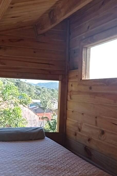 Chalé com banheira até 4 pessoas temporada vista mar floripa