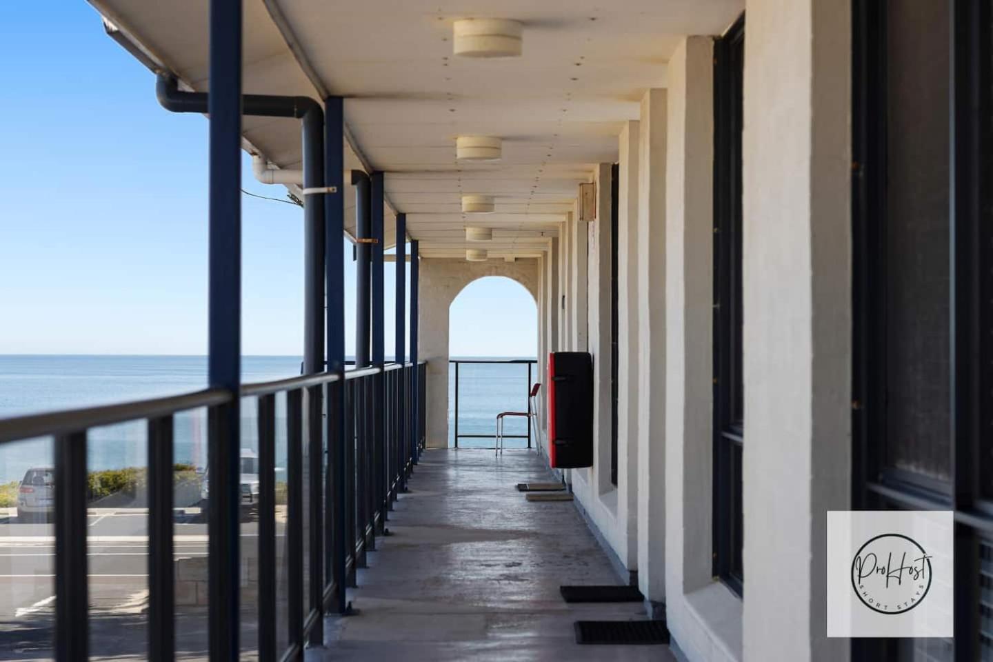Hotel Beachside Retreat - Image 1