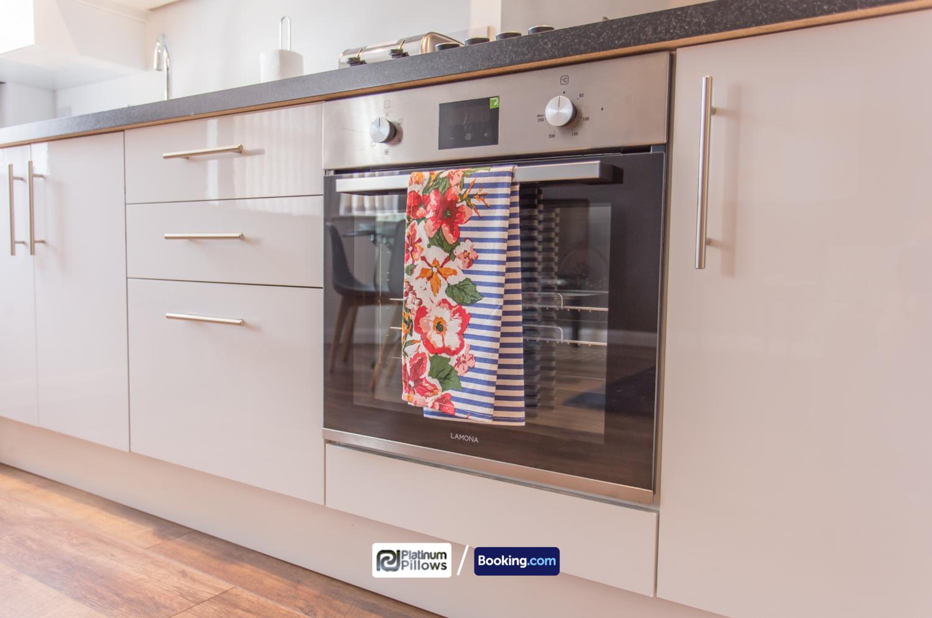 Oxford Vacations - 1 2 Bedroom Rana Court Apartment Close to Hospitals Business Science Parks By Platinum Pillows Short Lets Serviced Accommodation Oxford - Property Image 252