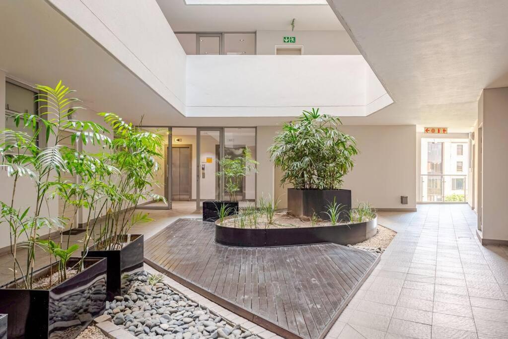 KMG Apartments at The Apex