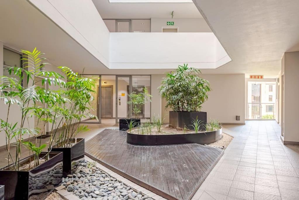 KMG Apartments at The Apex