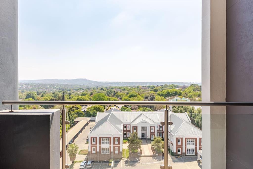 KMG Apartments at The Apex