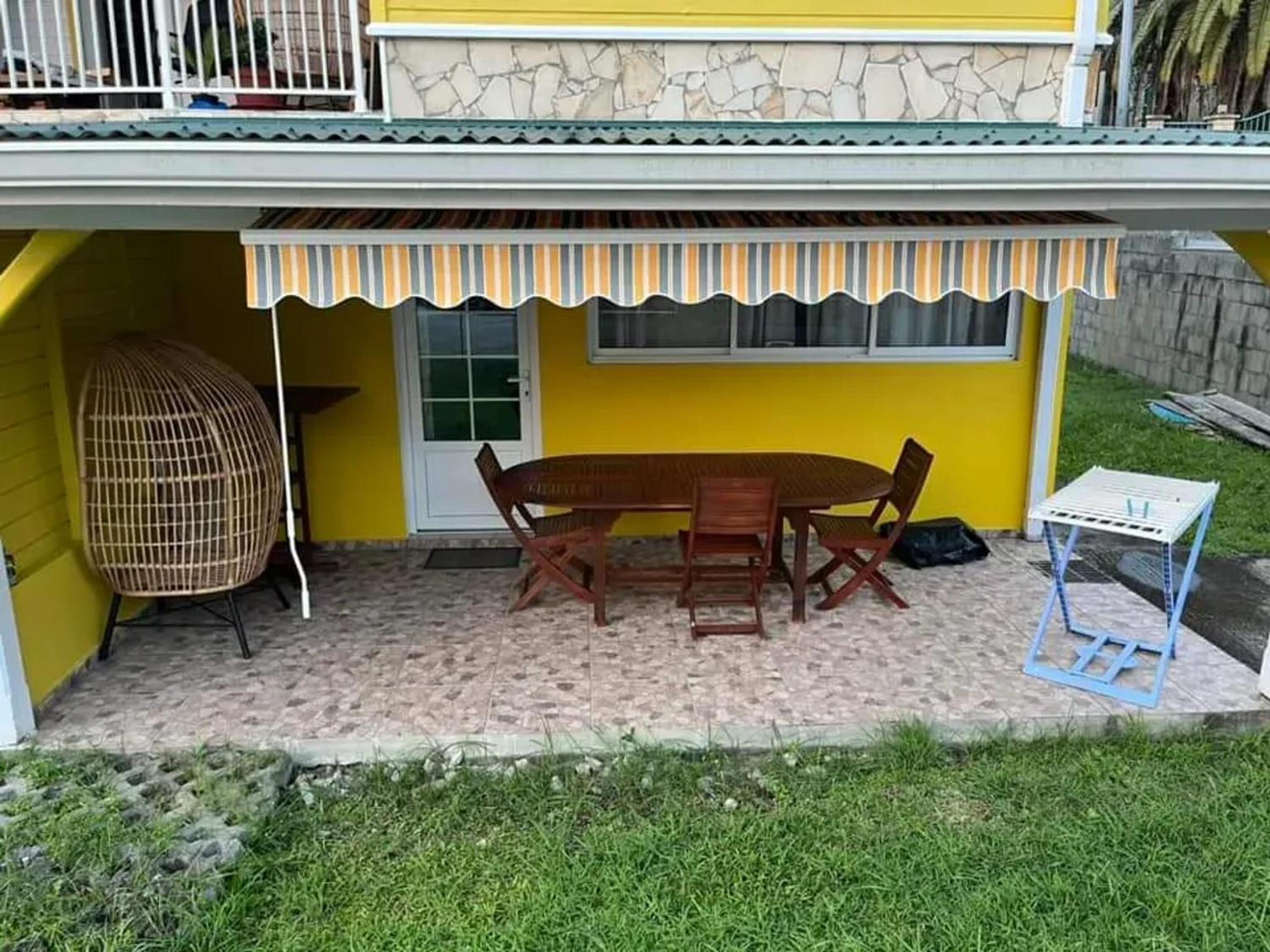 Appartement lumineux a La Trinite avec piscine view 4