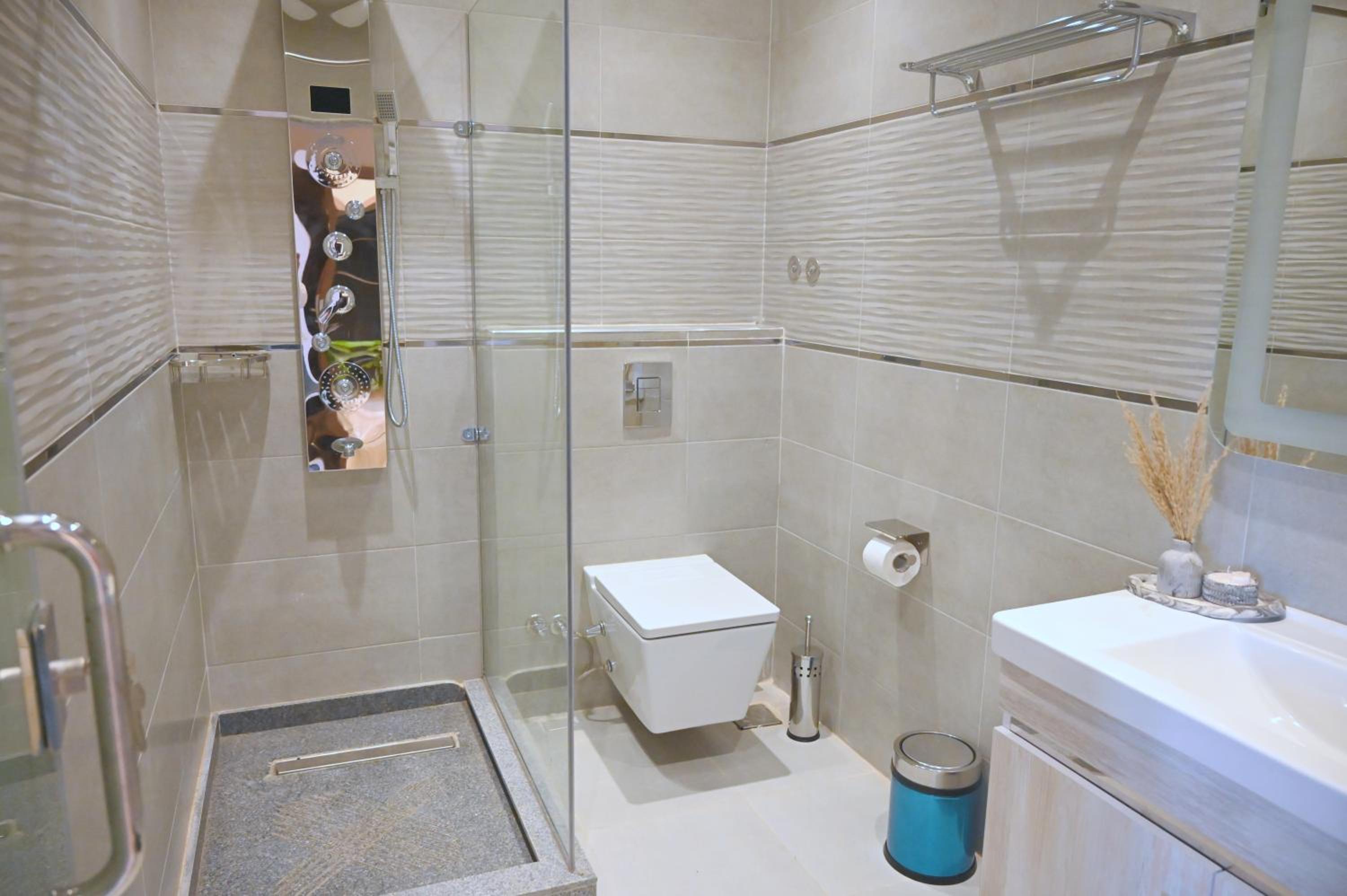 Pyramids Wonders Hotel