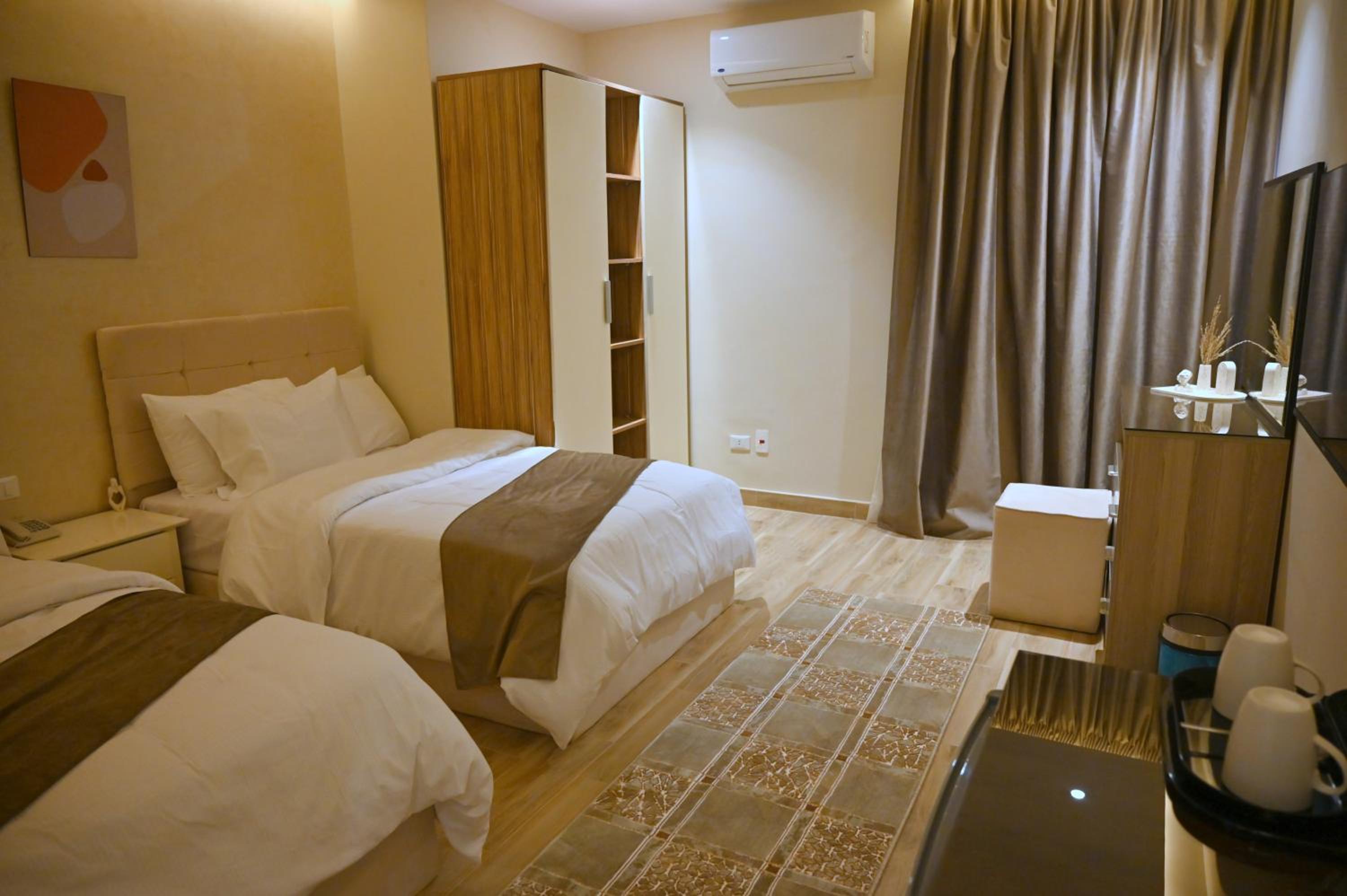 Pyramids Wonders Hotel