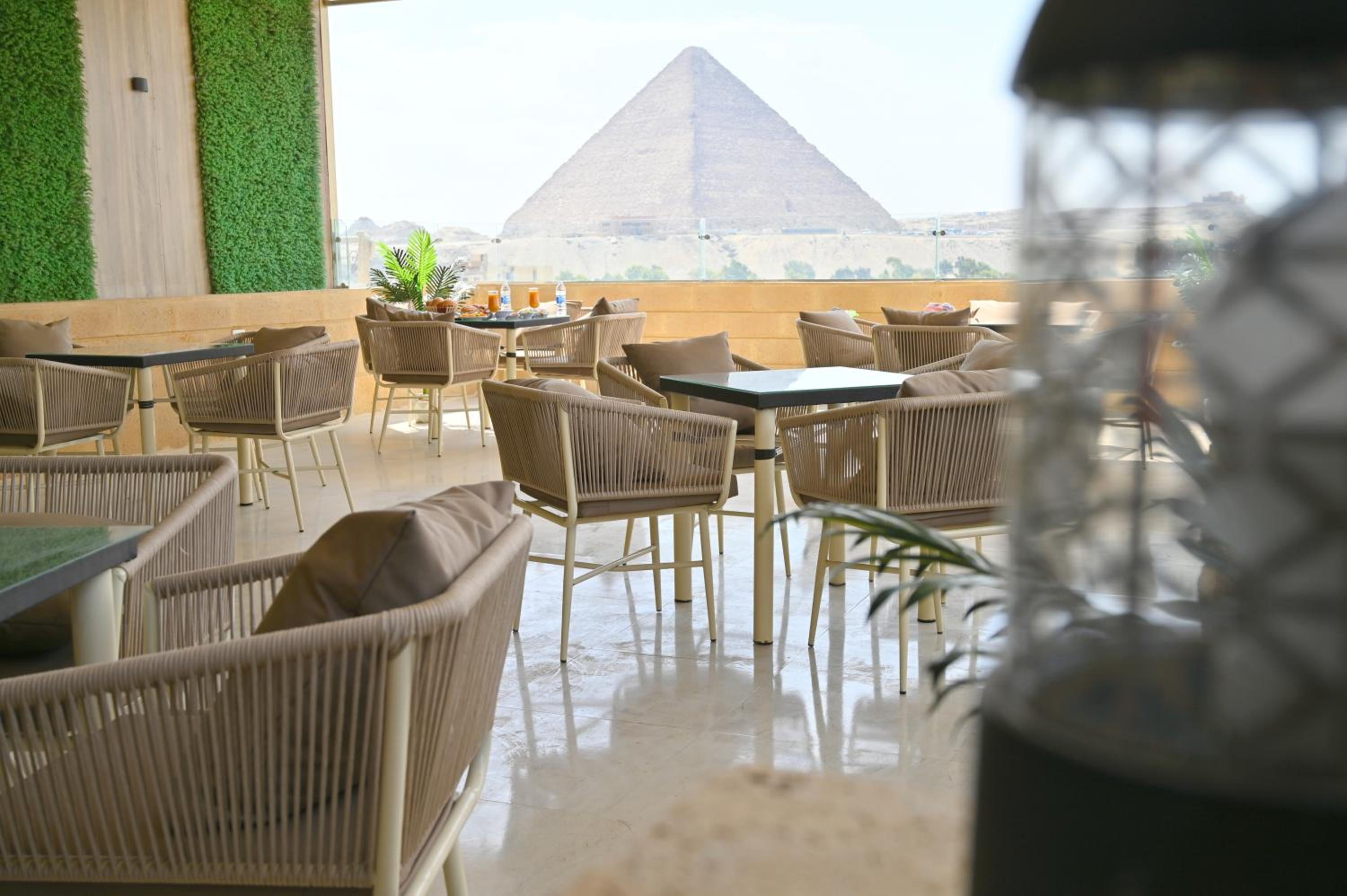Pyramids Wonders Hotel