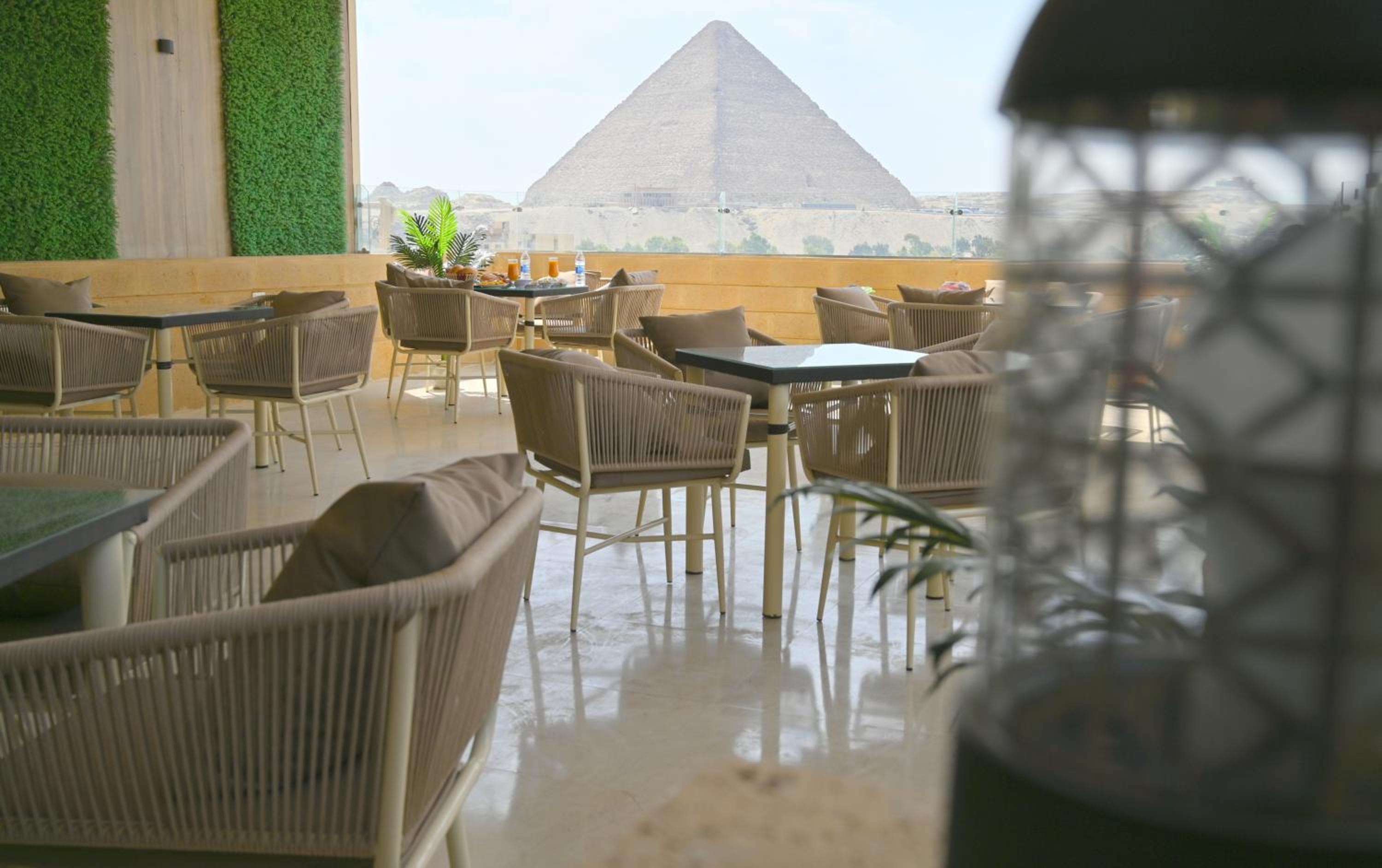 Pyramids Wonders Hotel