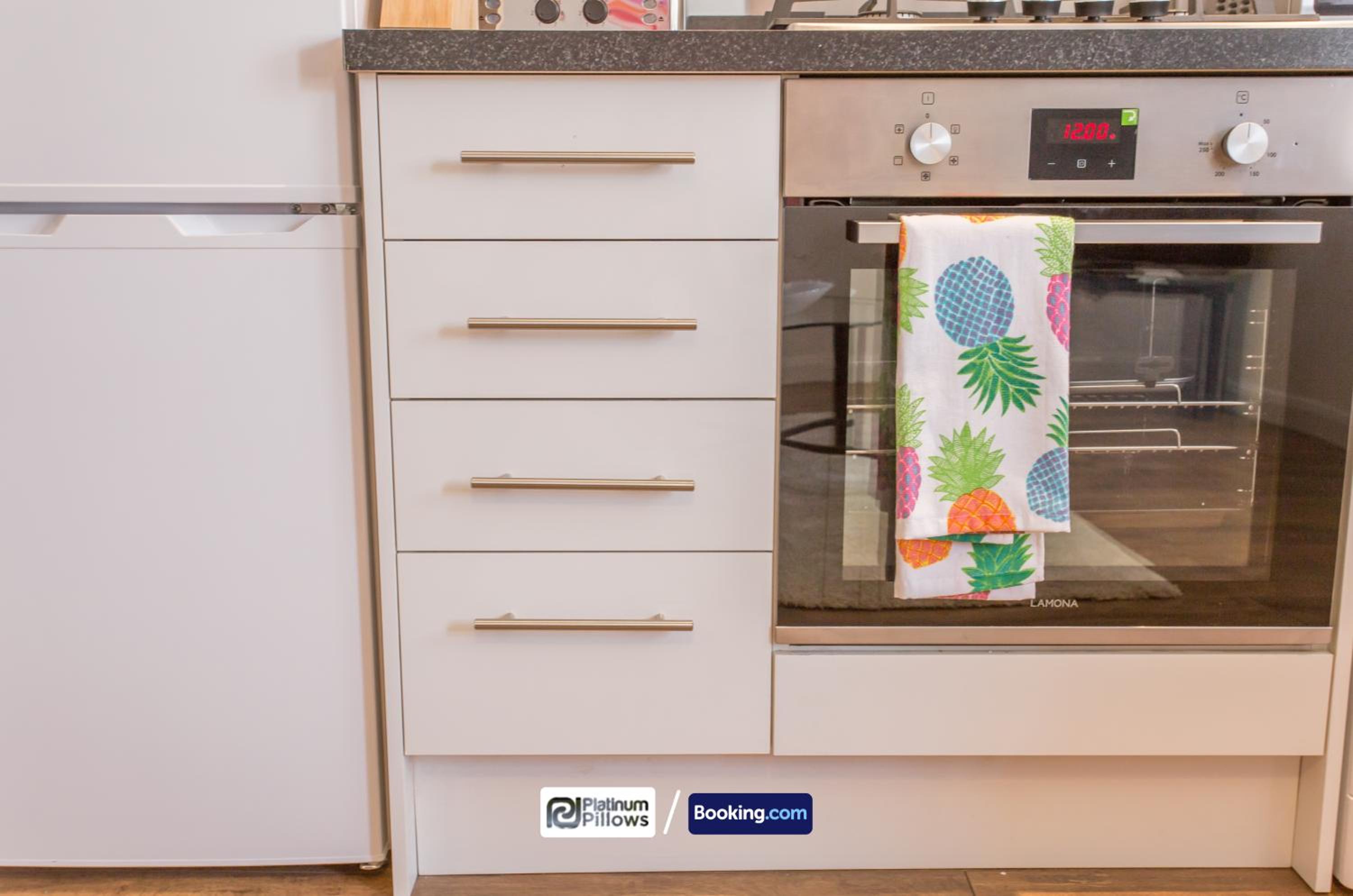 Oxford Vacations - 1 2 Bedroom Rana Court Apartment Close to Hospitals Business Science Parks By Platinum Pillows Short Lets Serviced Accommodation Oxford - Property Image 271