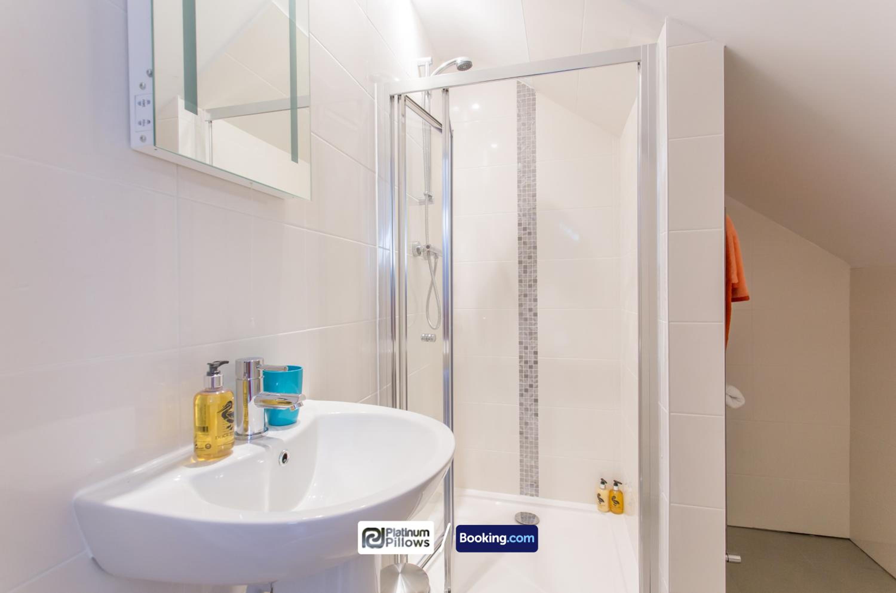 Oxford Vacations - 1 2 Bedroom Rana Court Apartment Close to Hospitals Business Science Parks By Platinum Pillows Short Lets Serviced Accommodation Oxford - Property Image 260