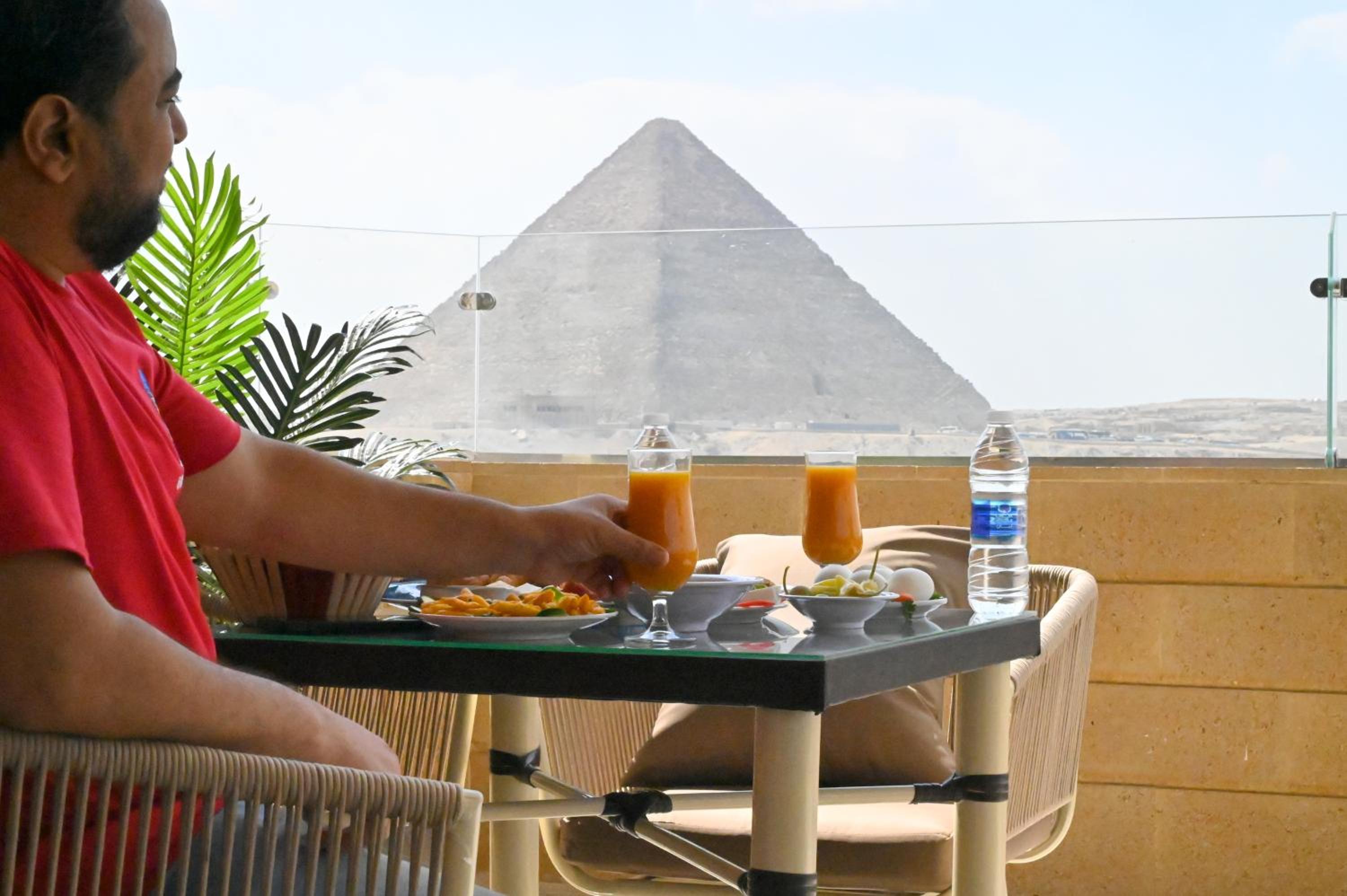 Pyramids Wonders Hotel