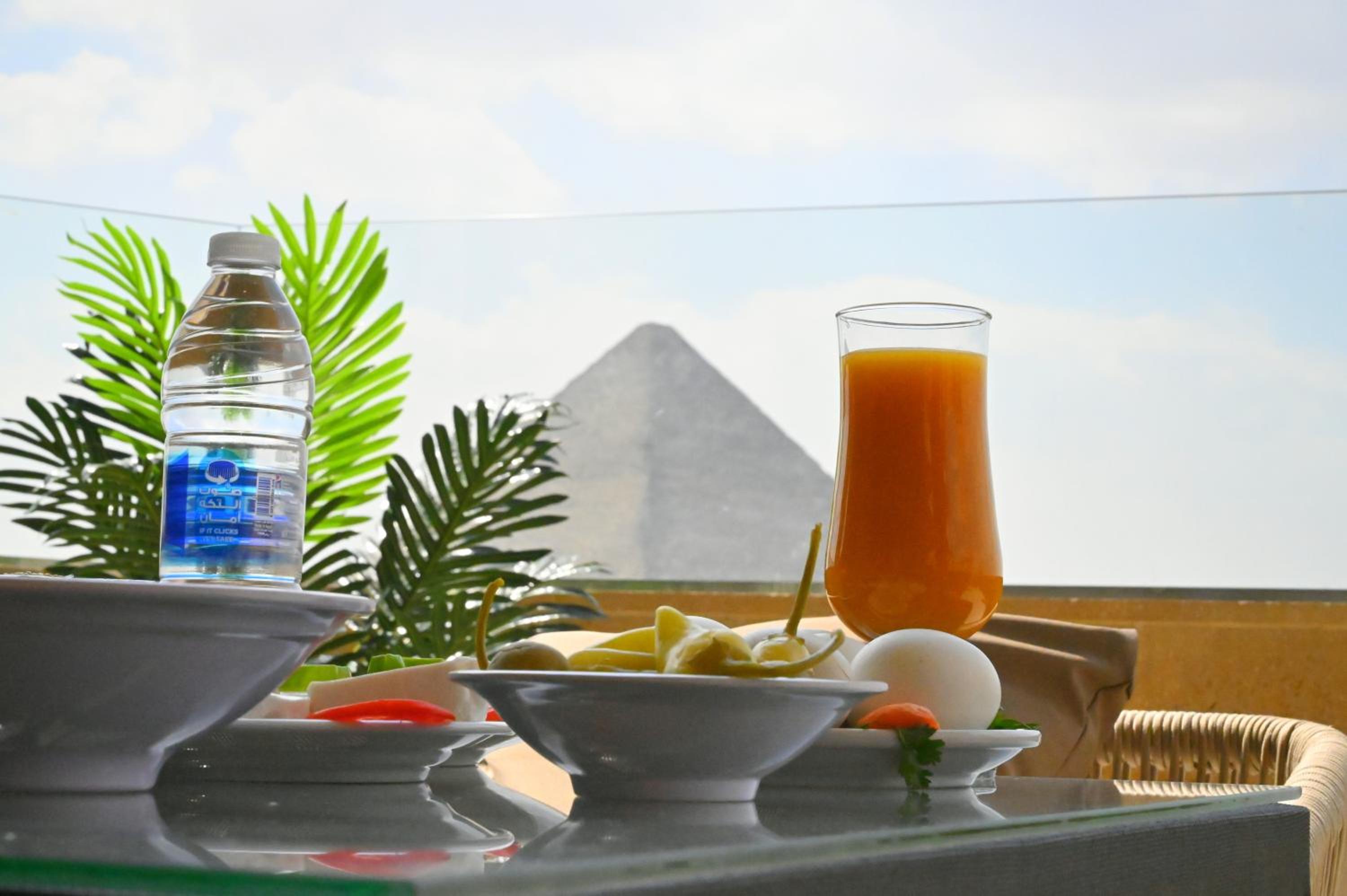 Pyramids Wonders Hotel