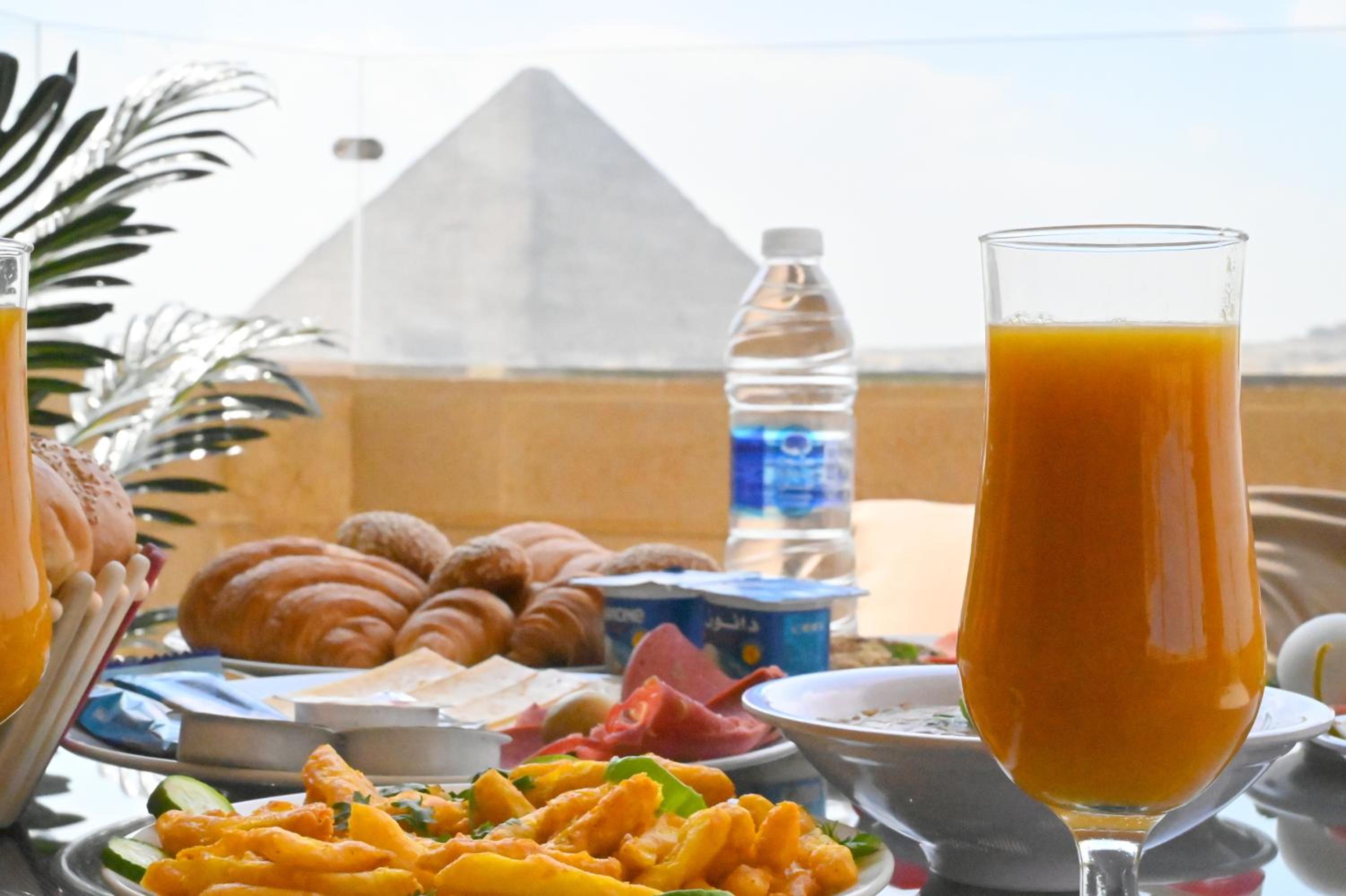Pyramids Wonders Hotel