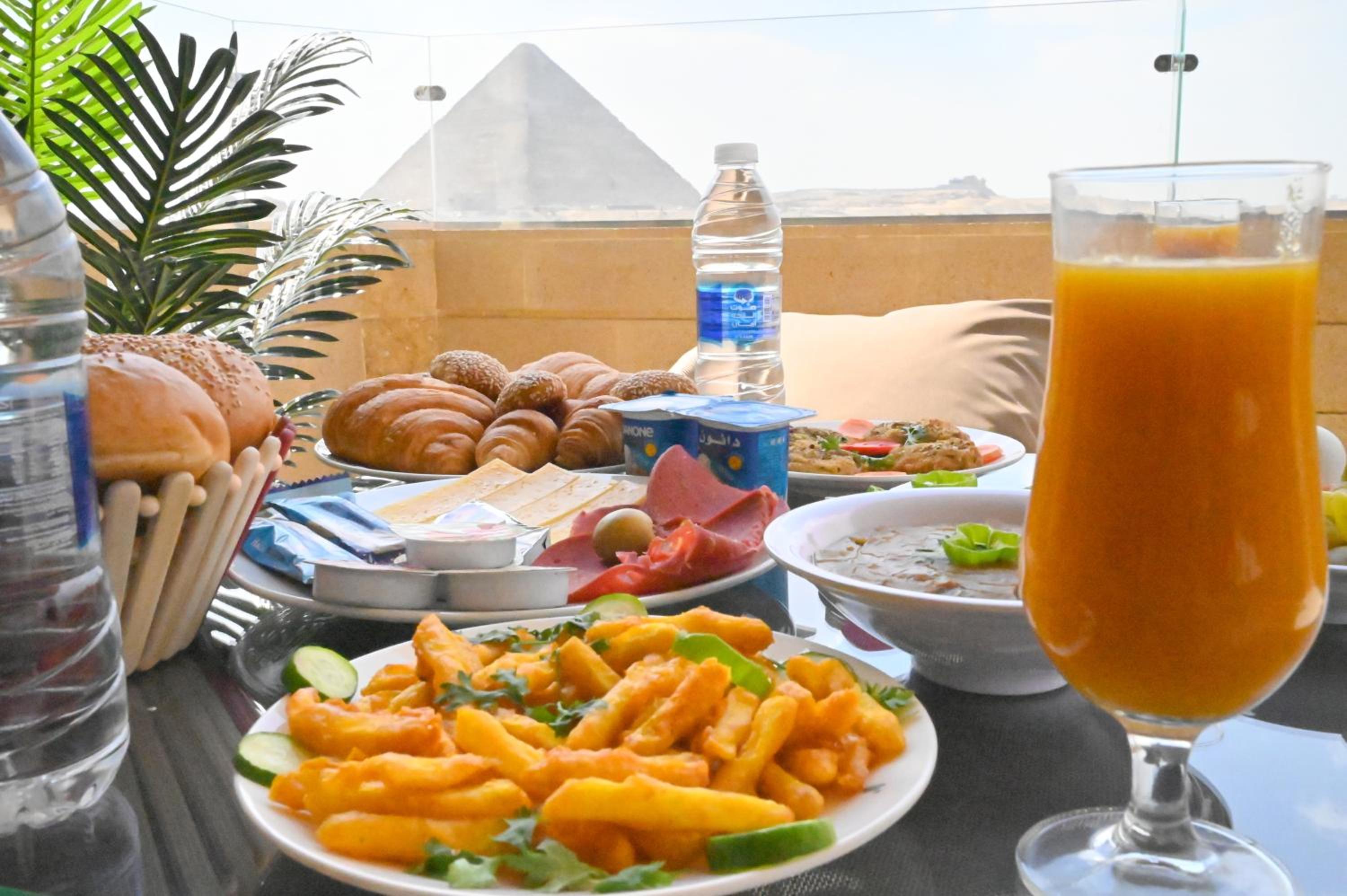 Pyramids Wonders Hotel