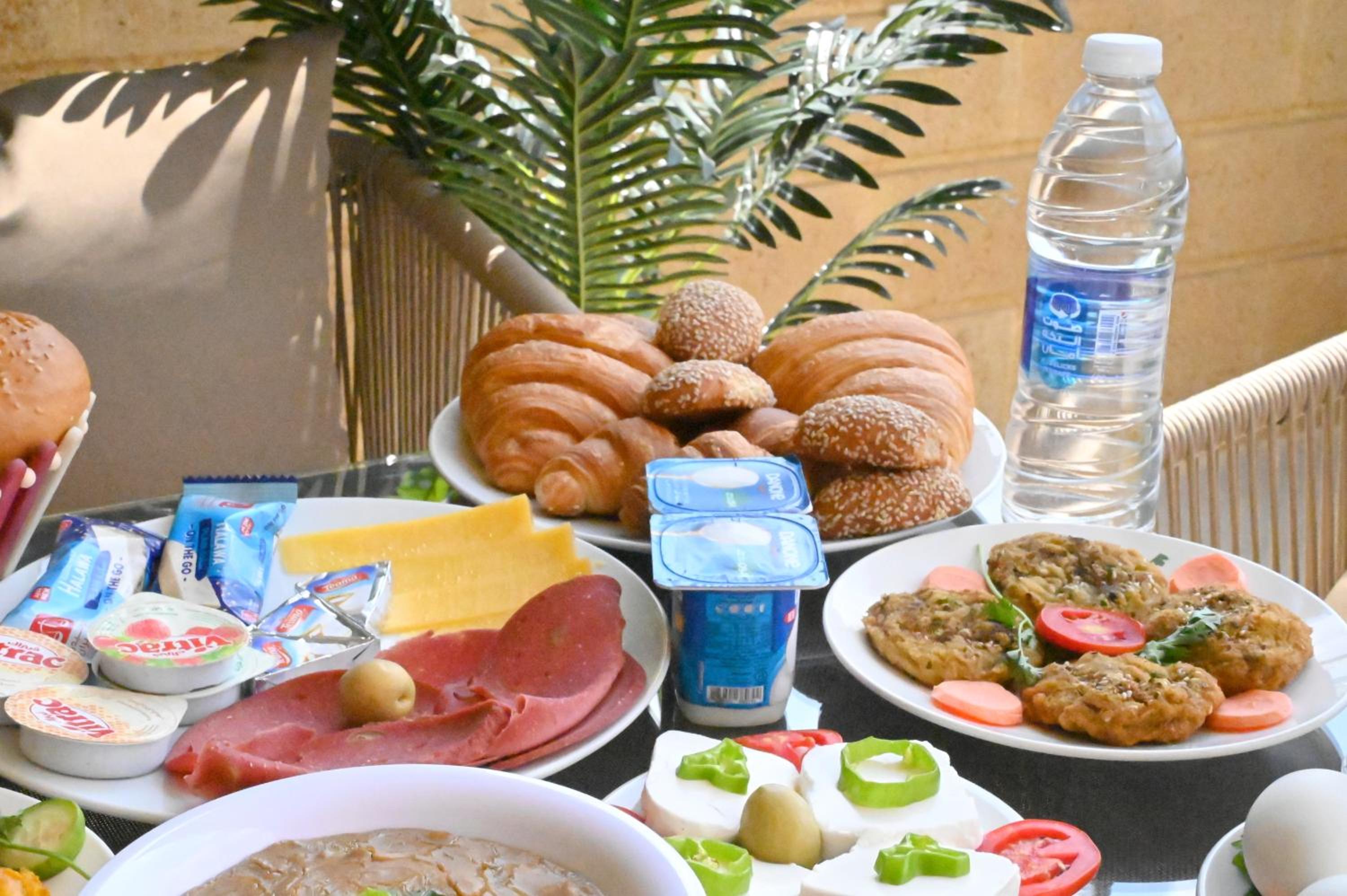 Pyramids Wonders Hotel