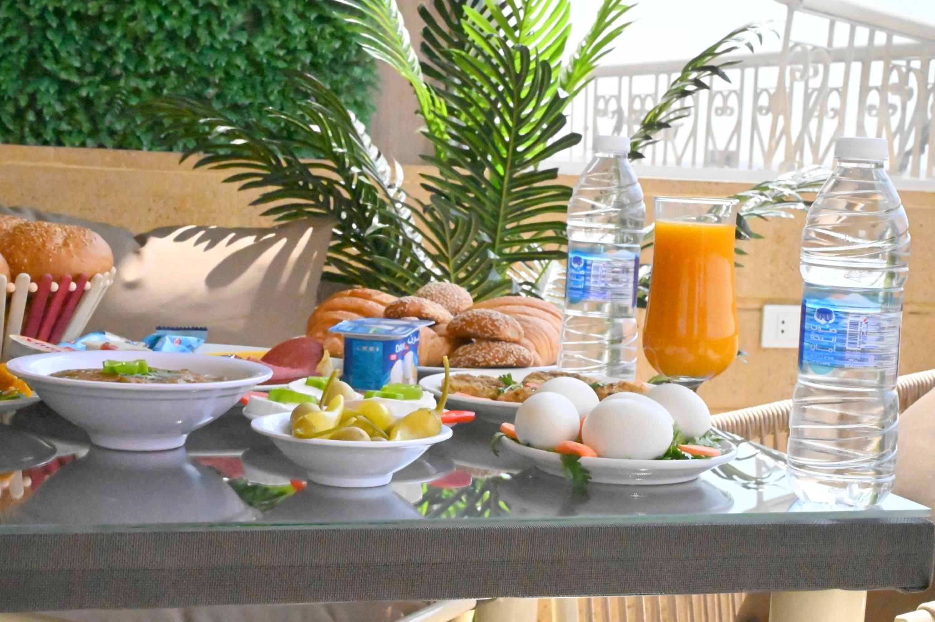 Pyramids Wonders Hotel
