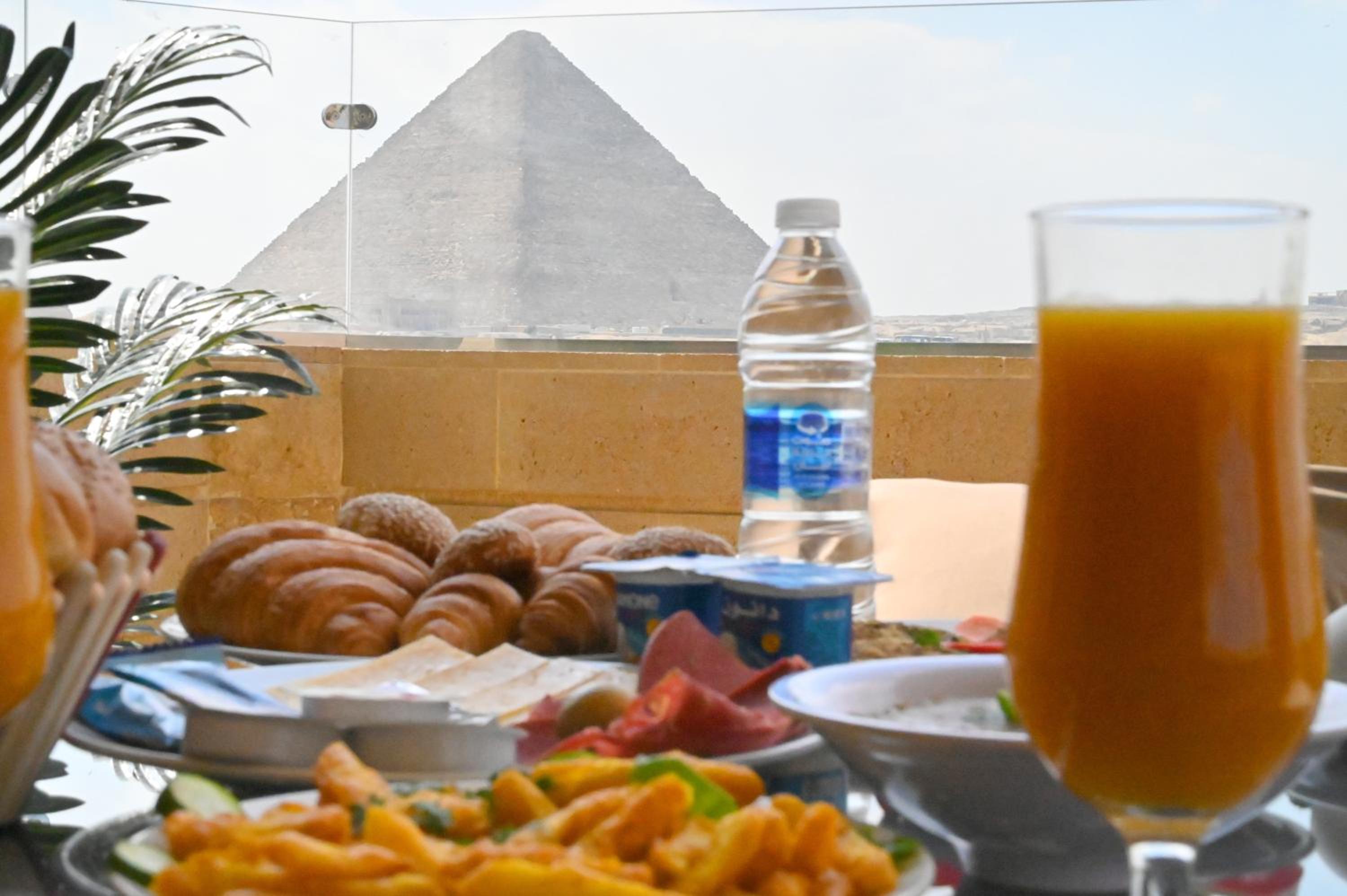 Pyramids Wonders Hotel