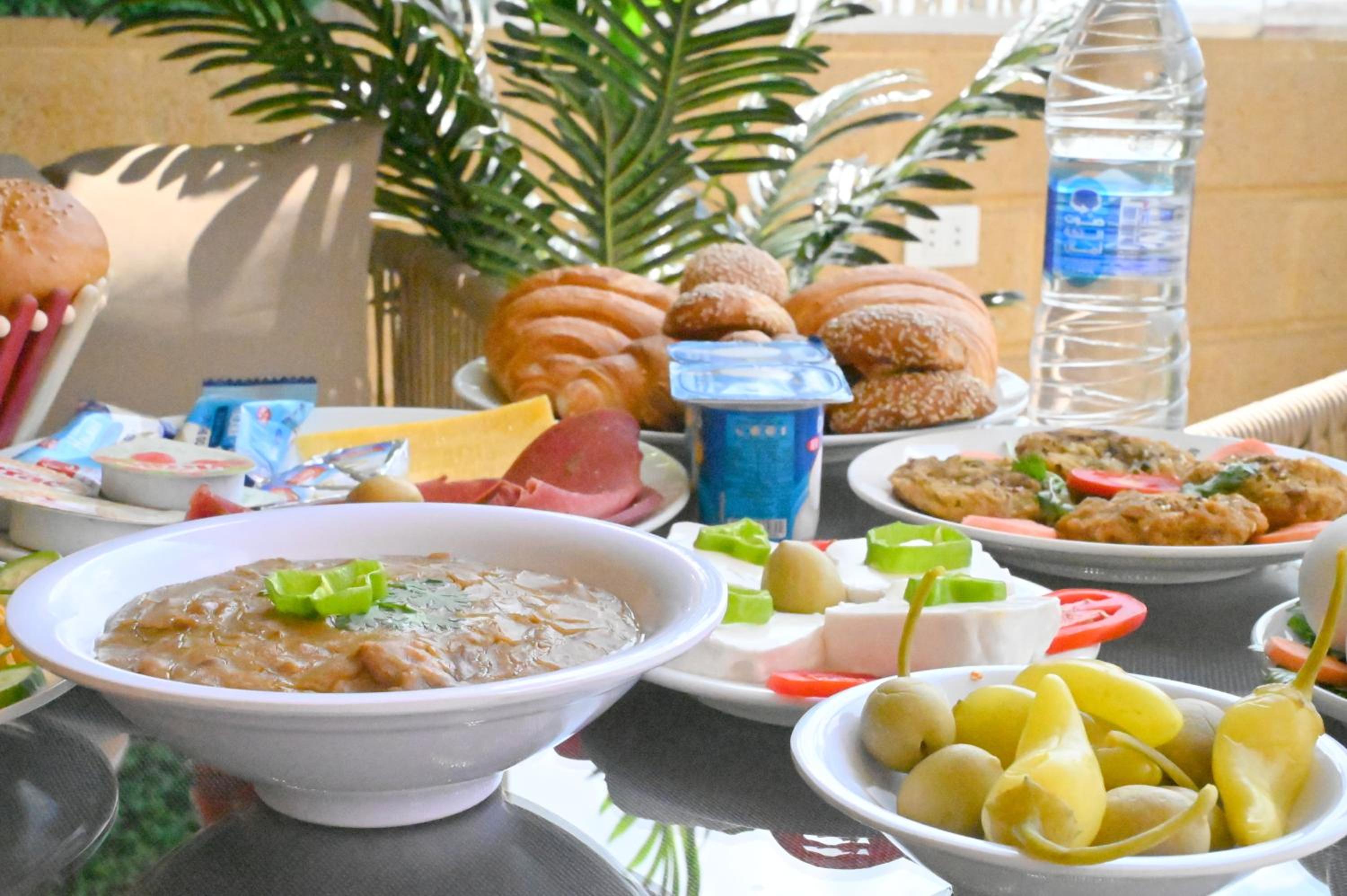 Pyramids Wonders Hotel