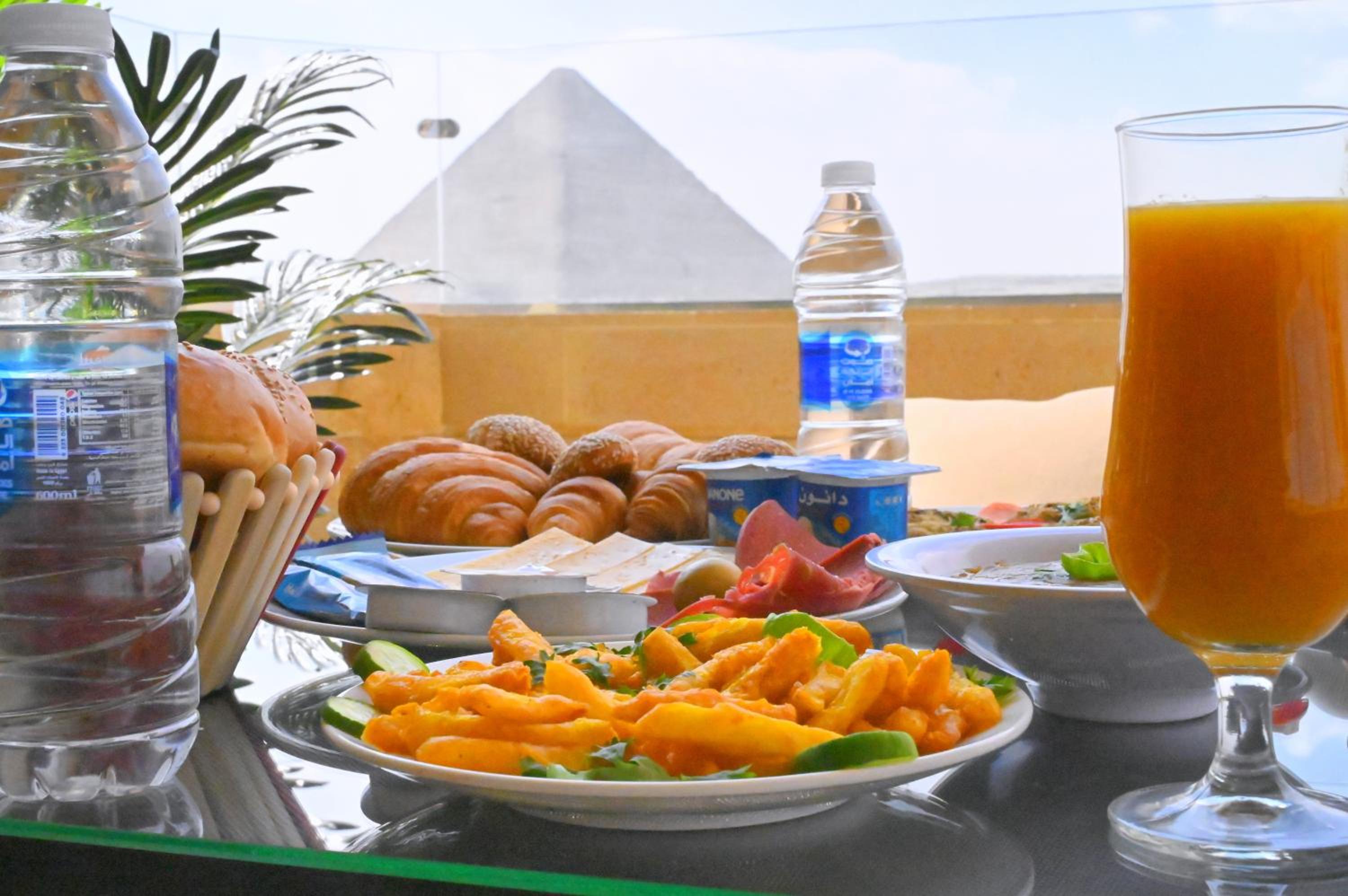 Pyramids Wonders Hotel