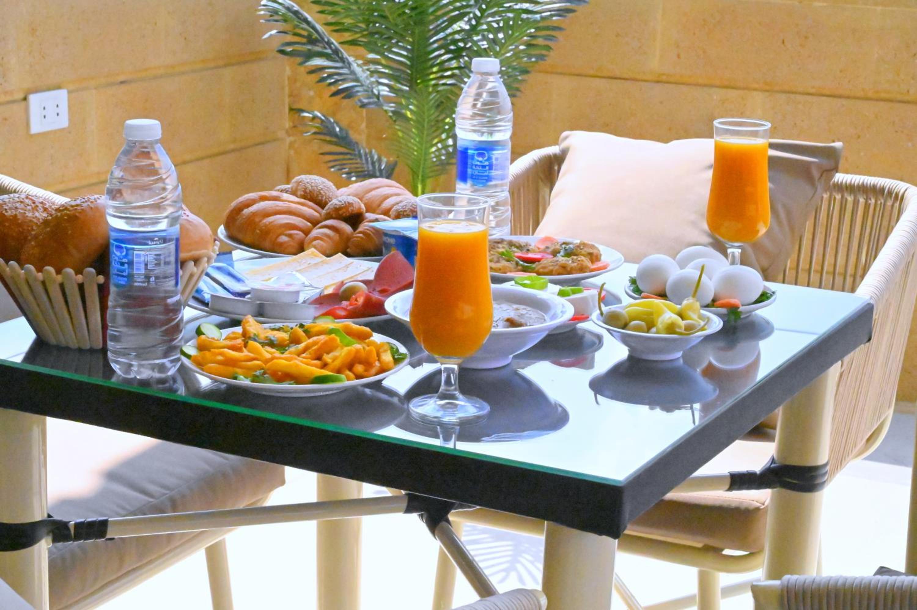 Pyramids Wonders Hotel