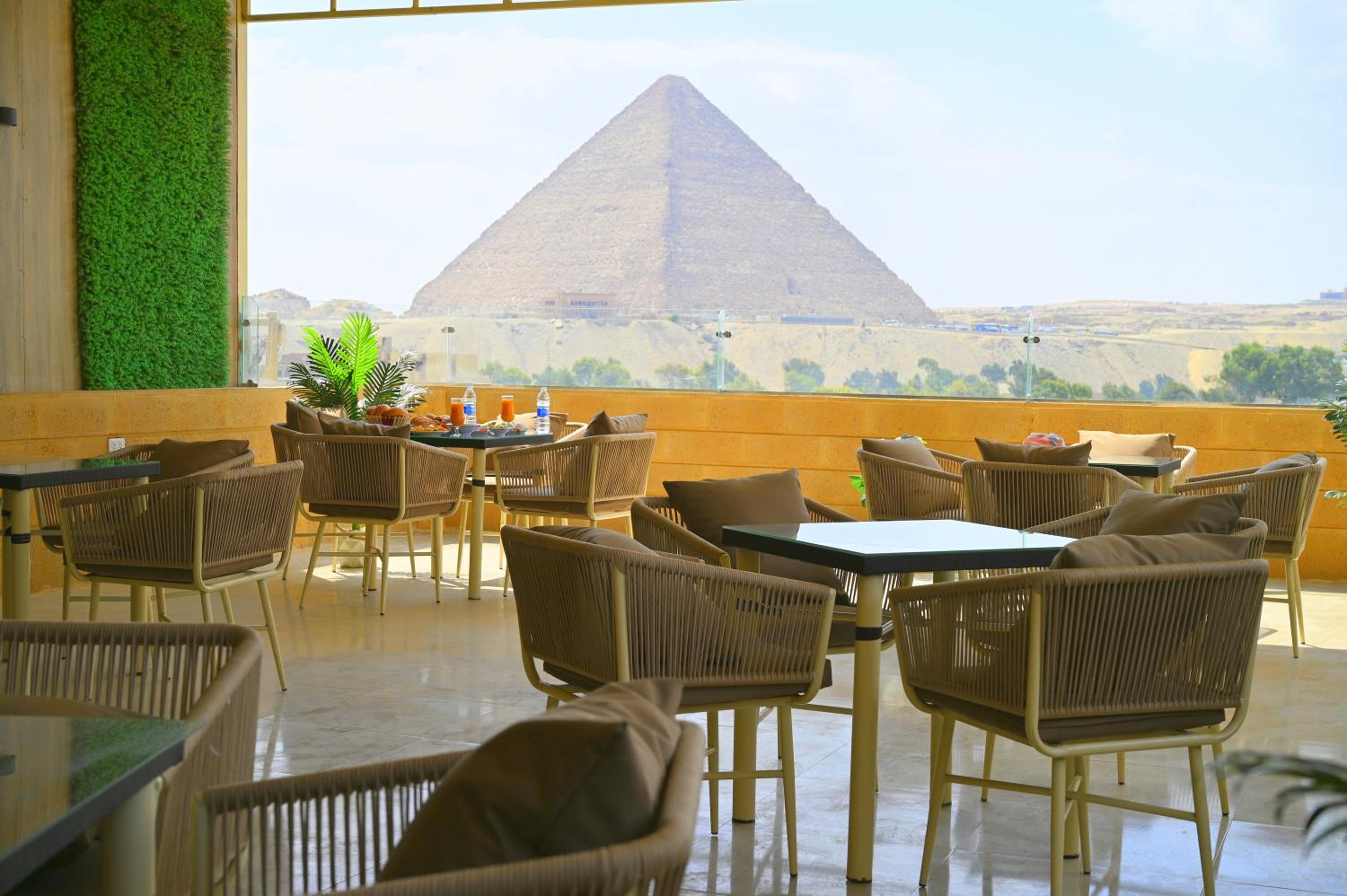 Pyramids Wonders Hotel