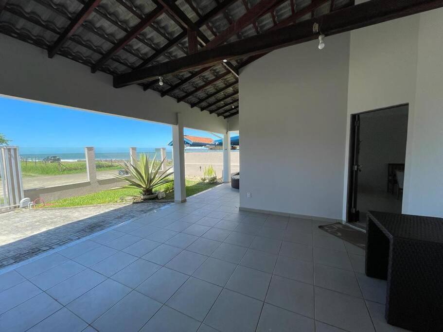 Casa frente Mar com Piscina!