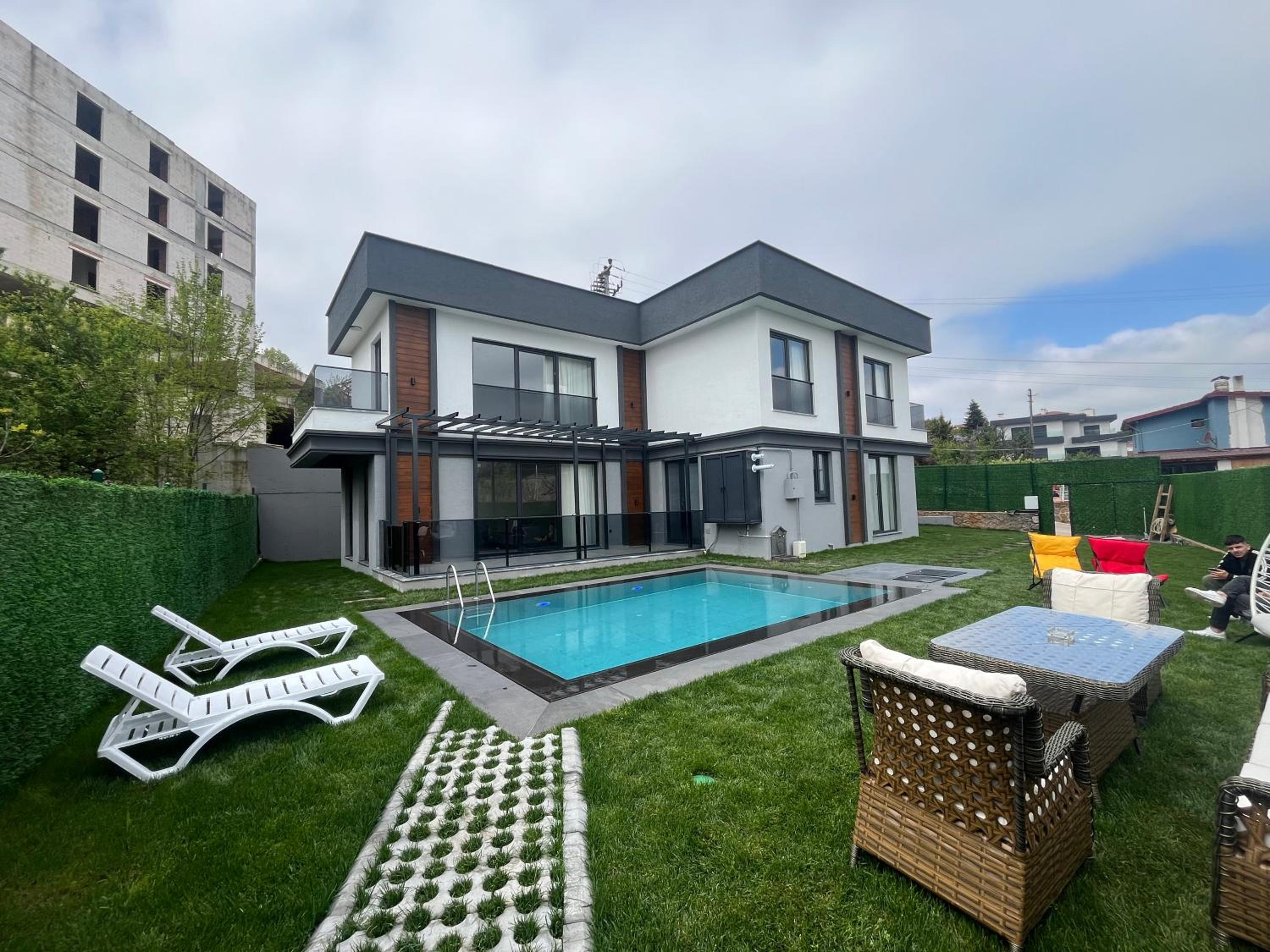 Havuzlu Villa-Kartepe