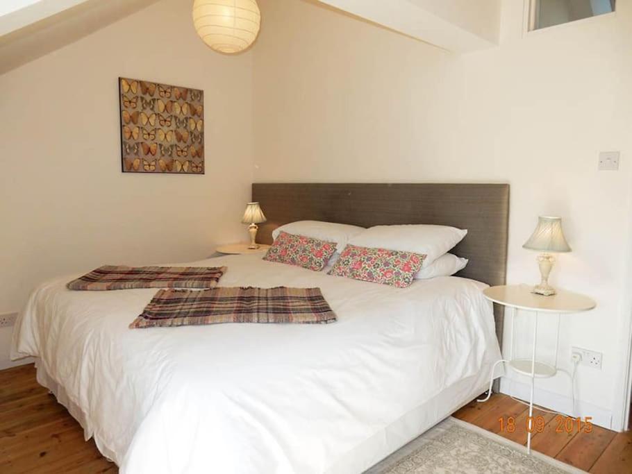 Golden Square Holiday Cottage