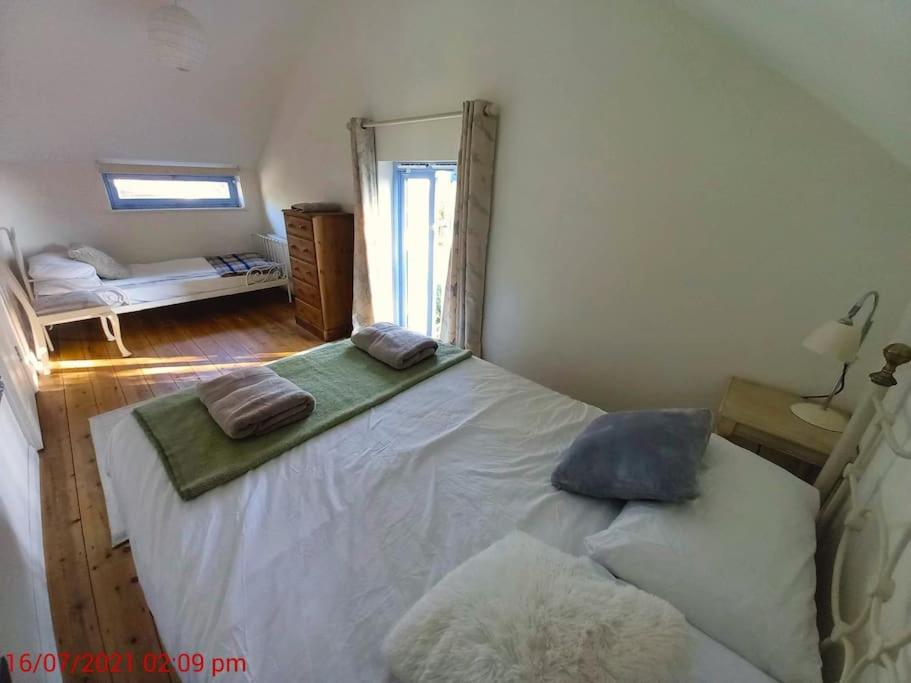 Golden Square Holiday Cottage