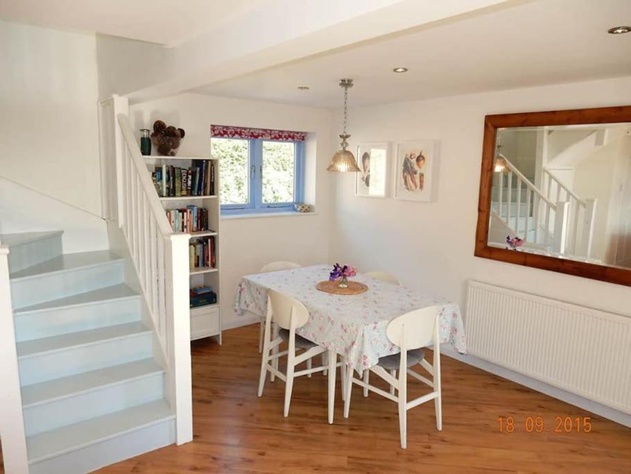 Golden Square Holiday Cottage