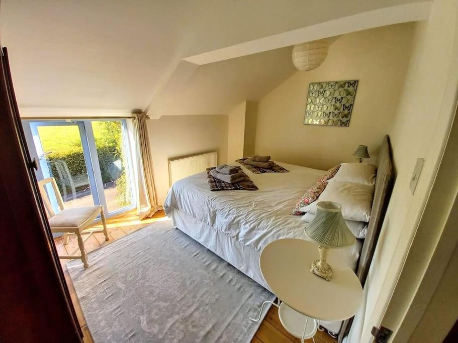 Golden Square Holiday Cottage