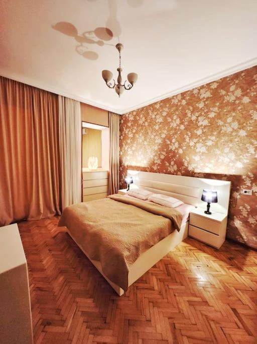 Perfect Location 2 floor private home