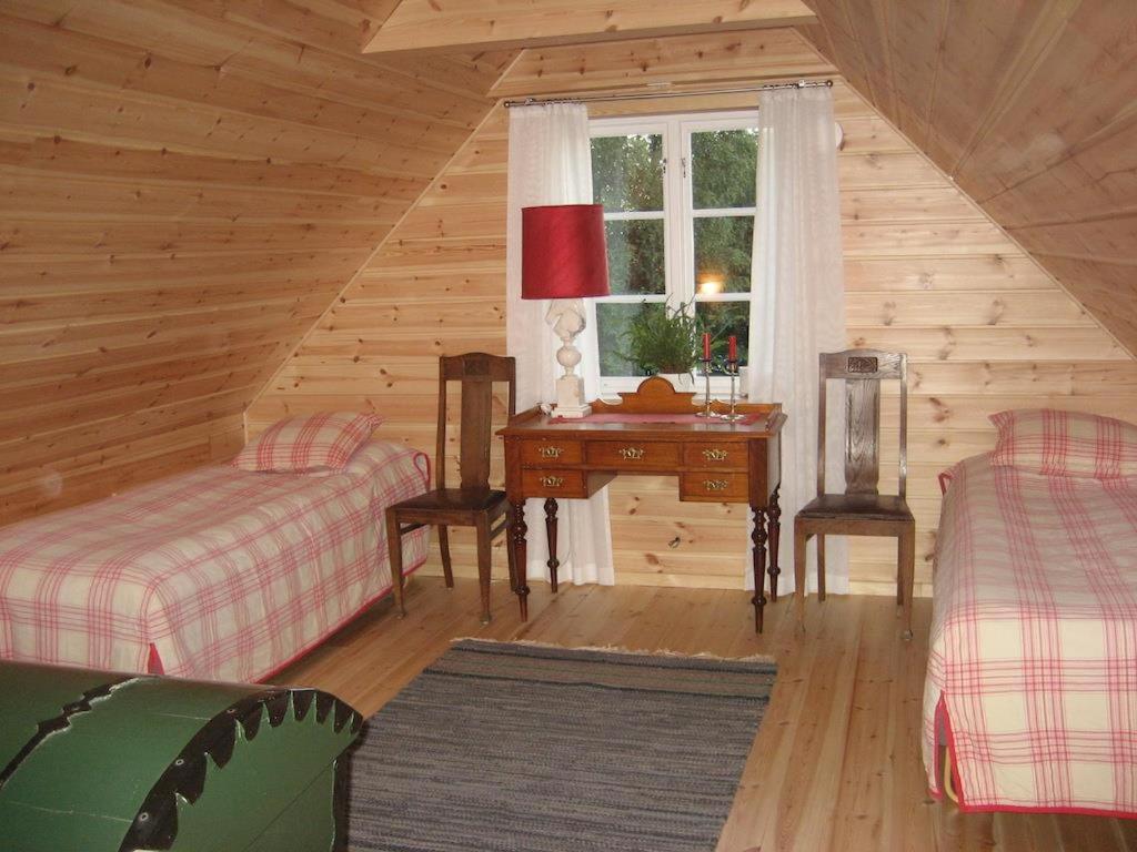 Photo 8