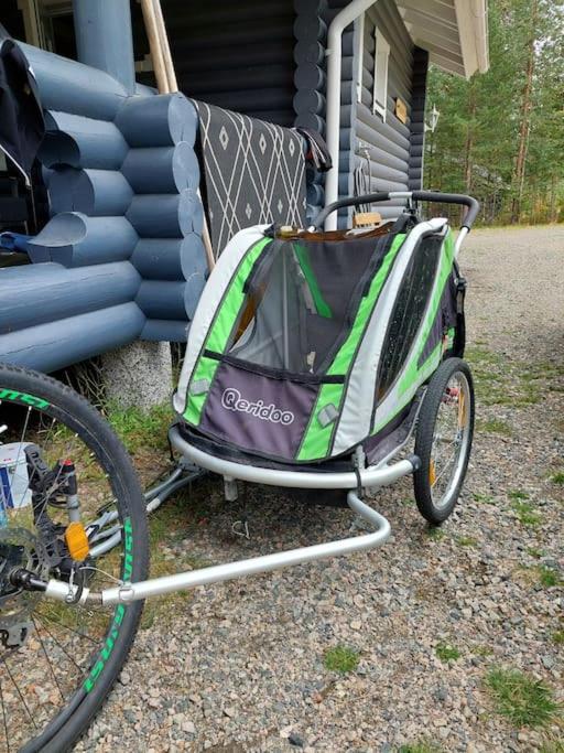 Kotoisa hirsihuvila Ylläksellä