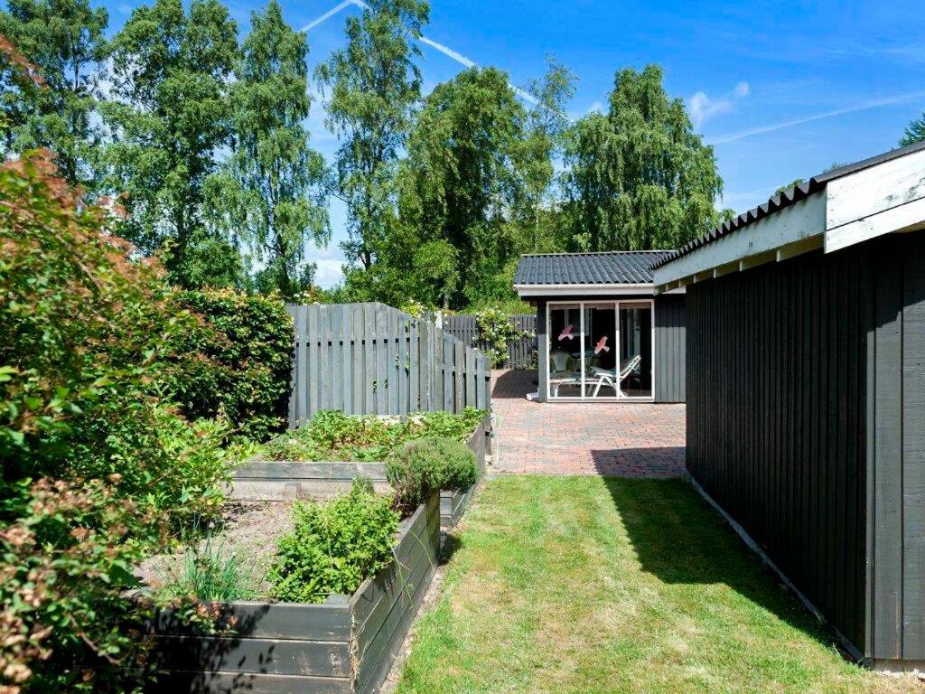 Lovely, Large Holiday Home On A Nice Plot In The Attractive Fjellerup Strand Area Just 500 Meters From The Water, Space For 10 People, view 5
