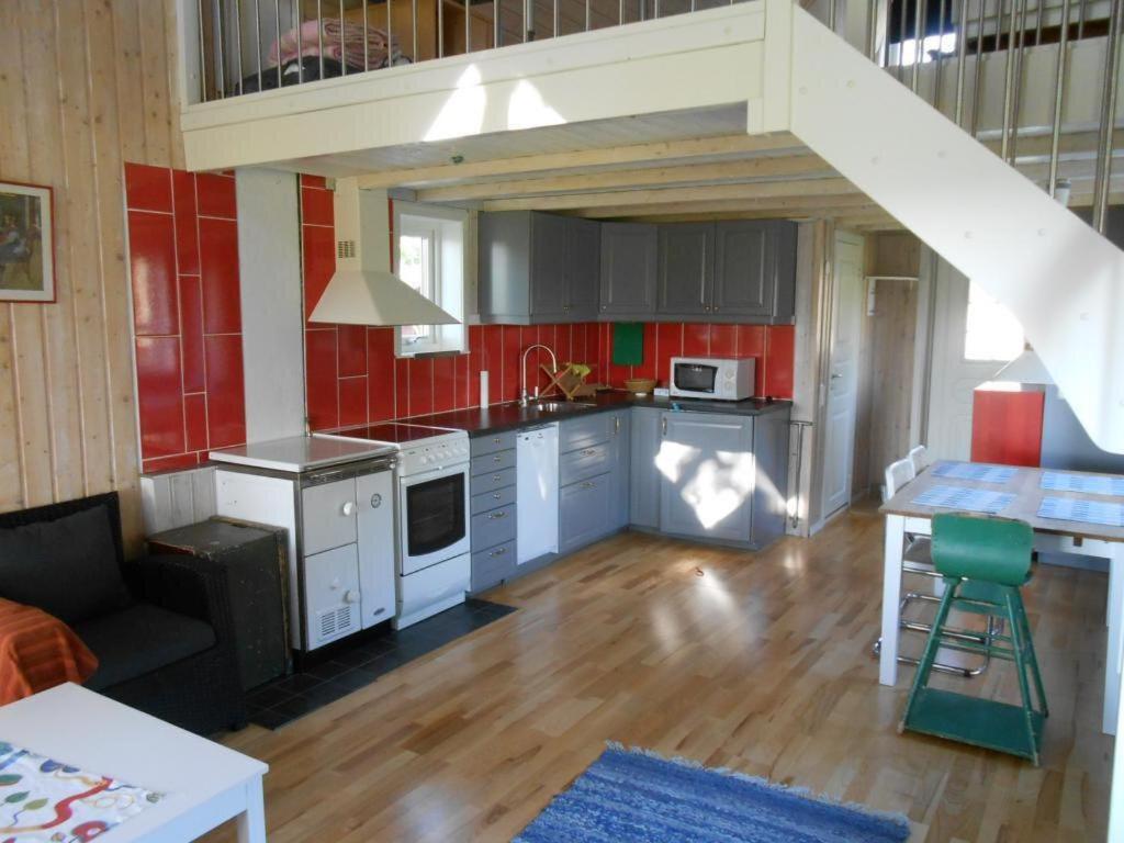 Awesome Home In Drottningskär With 0 Bedrooms
