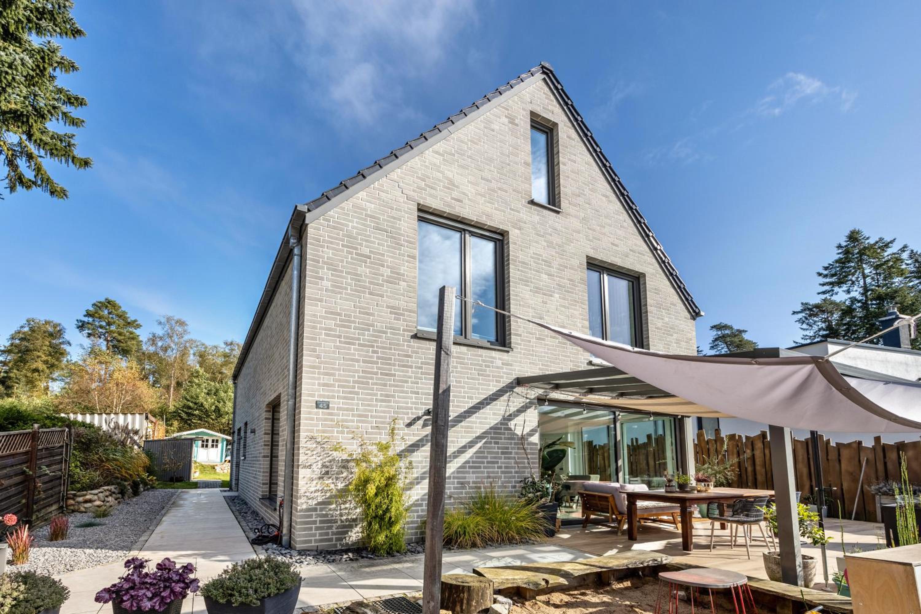 Architektenhaus mit Pool am Wald - Property Image 24