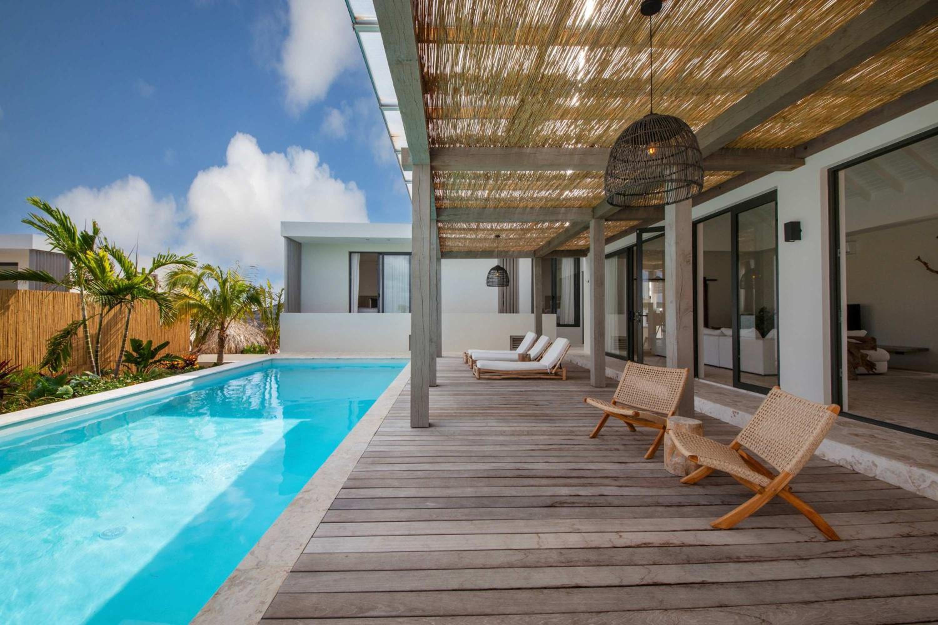 Stylish 5 bedroom Villa with Earthy Tones