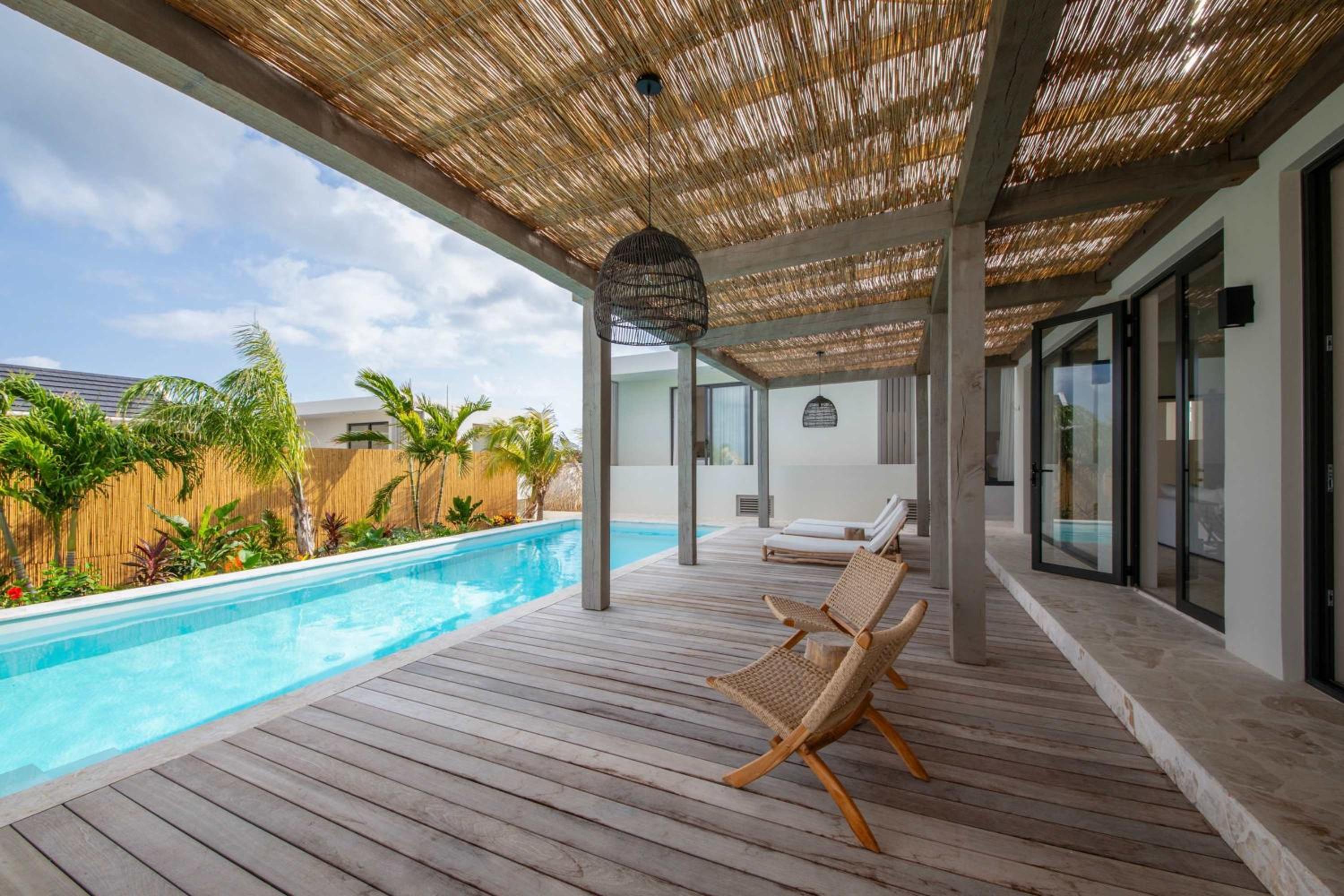 Stylish 5 bedroom Villa with Earthy Tones