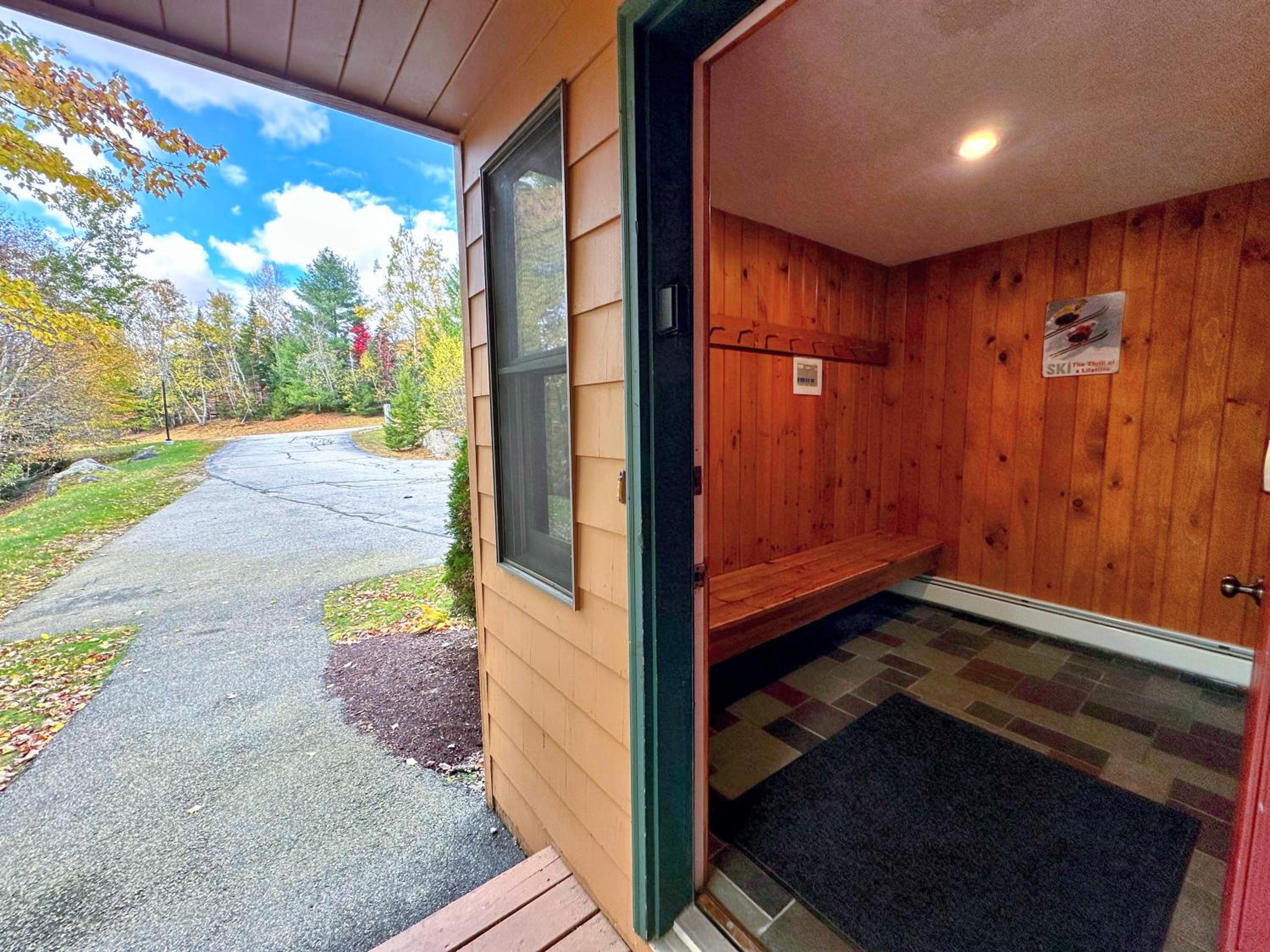 MWP69 Spacious 5-bedroom condo, partial Notch views, 2 min to skiing! view 2