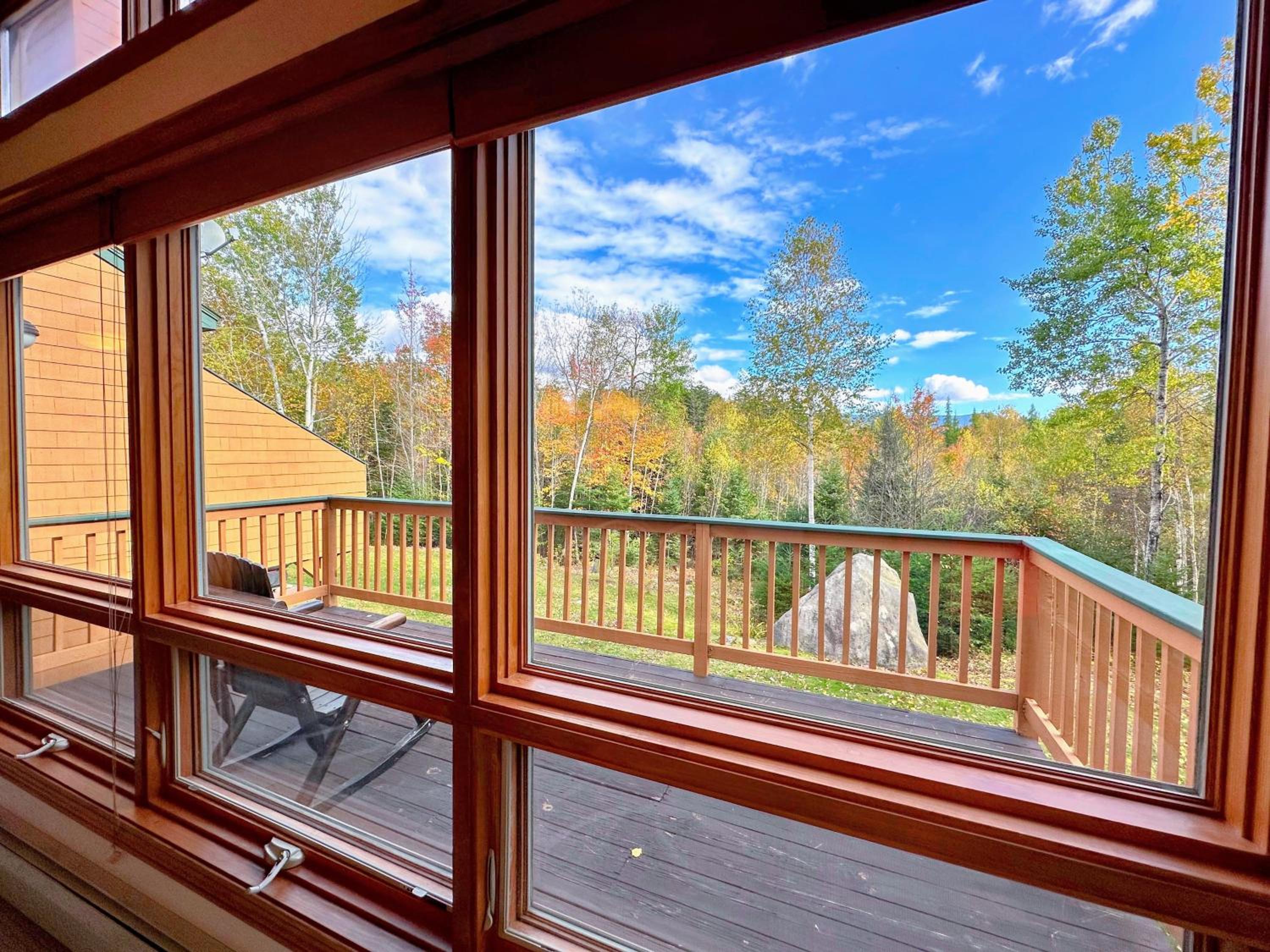 MWP69 Spacious 5-bedroom condo, partial Notch views, 2 min to skiing! view 4