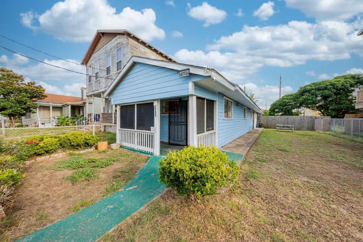 4018A Cozy Home Beach Galveston Cruise view 5