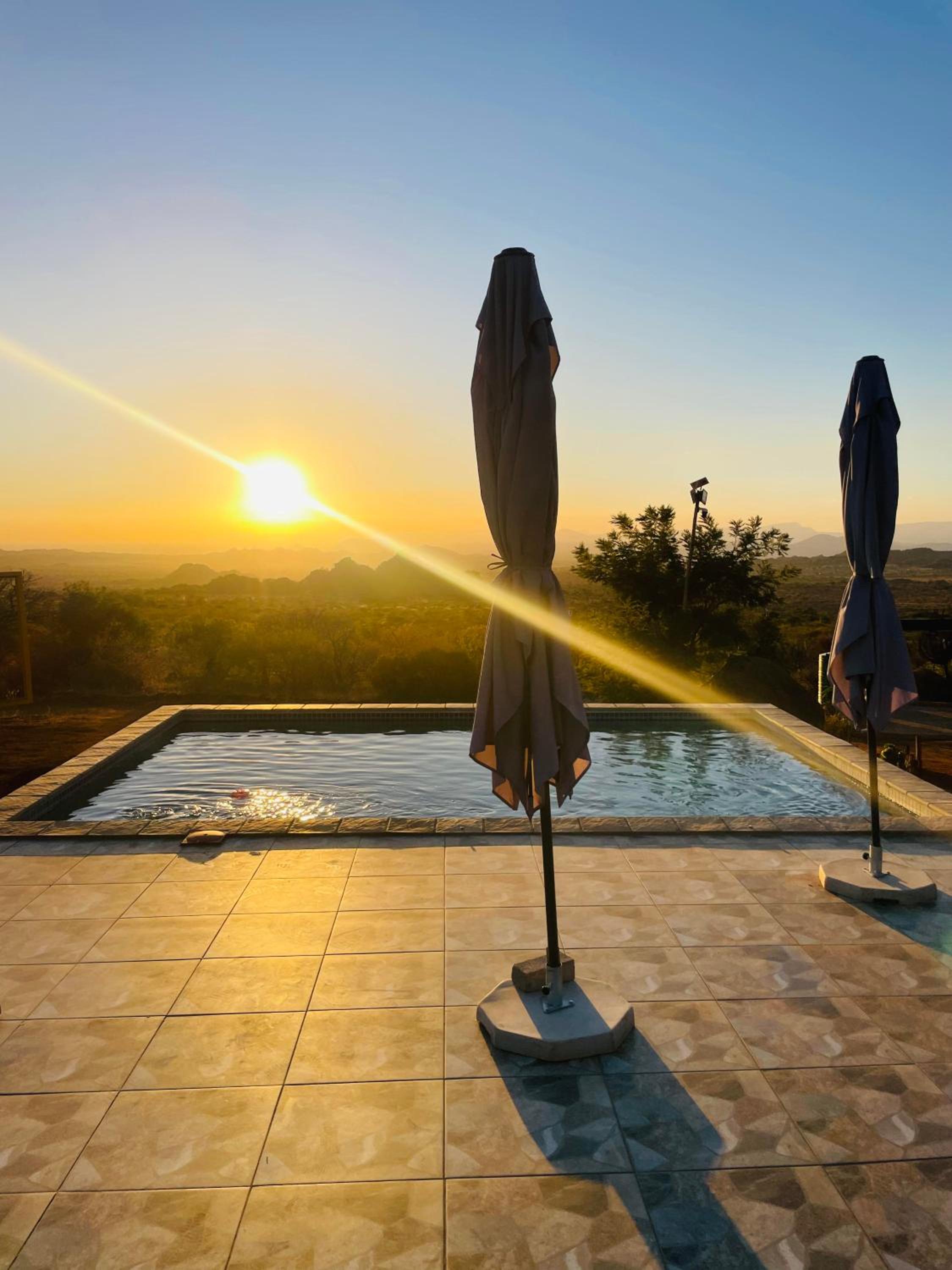 Makgobelo Lodge-The Glass House- Solar powered view 2