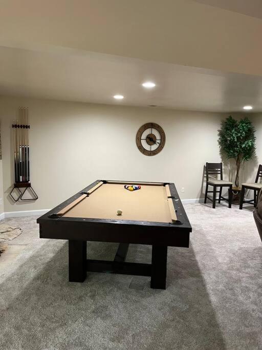 Helen, GA Bear Paw Haus 4 bdrm, sleeps 10, fire pit, pool table, on Golf course view 2