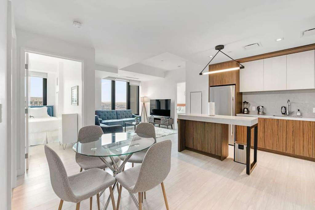 High-end 2BR 2BA unit in Seaport photo 2