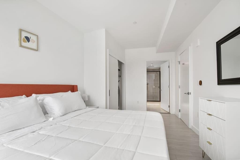 High-end 2BR 2BA unit in Seaport photo 5