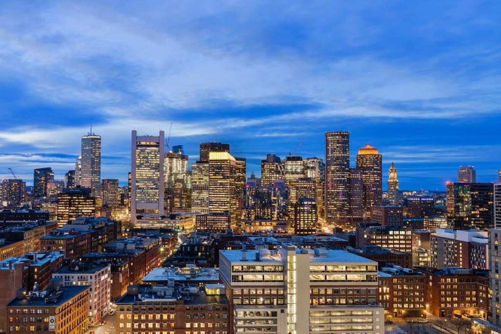 High-end 2BR 2BA unit in Seaport