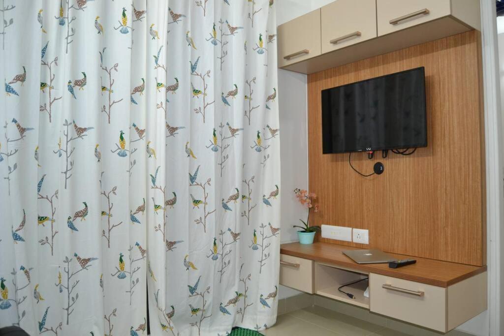 2 BHK home with Wonderful view, 15 min to airport view 3
