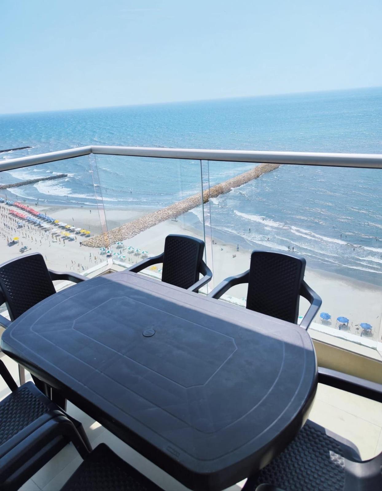 Palmetto Beach con buena vista al mar Cartagena